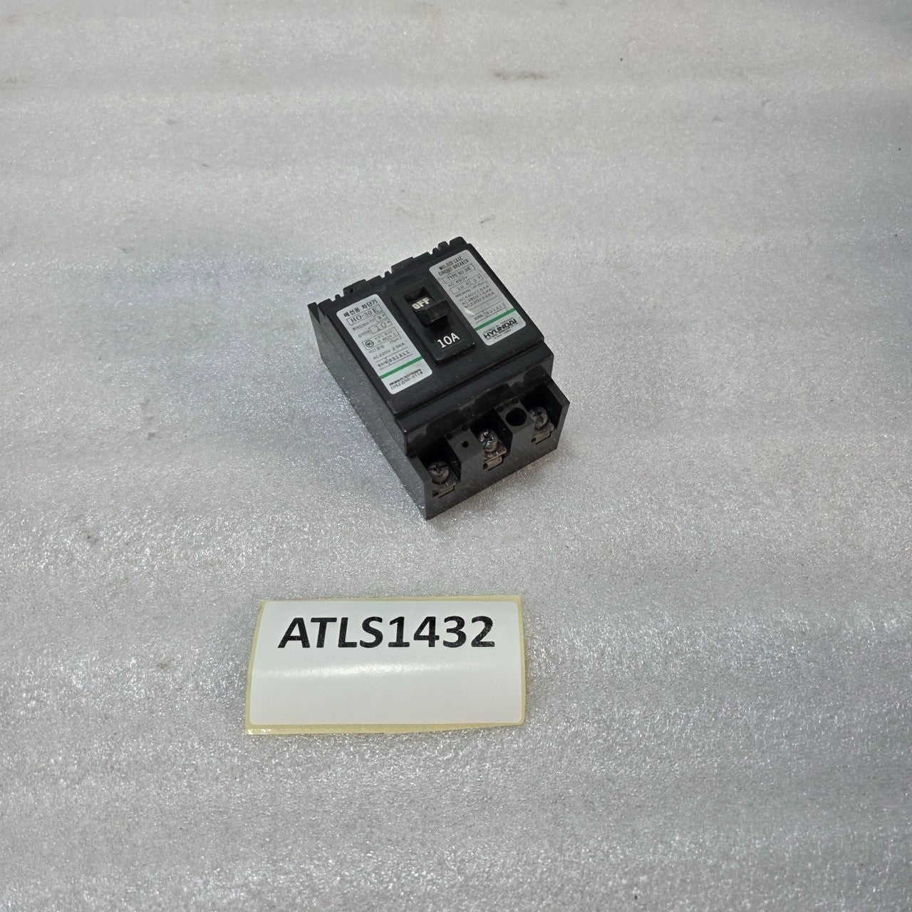 HYUNDAI ELECTRIC HO-30E 3 POLE MOLDED CASE CIRCUIT BREAKER (MCCB) 10A