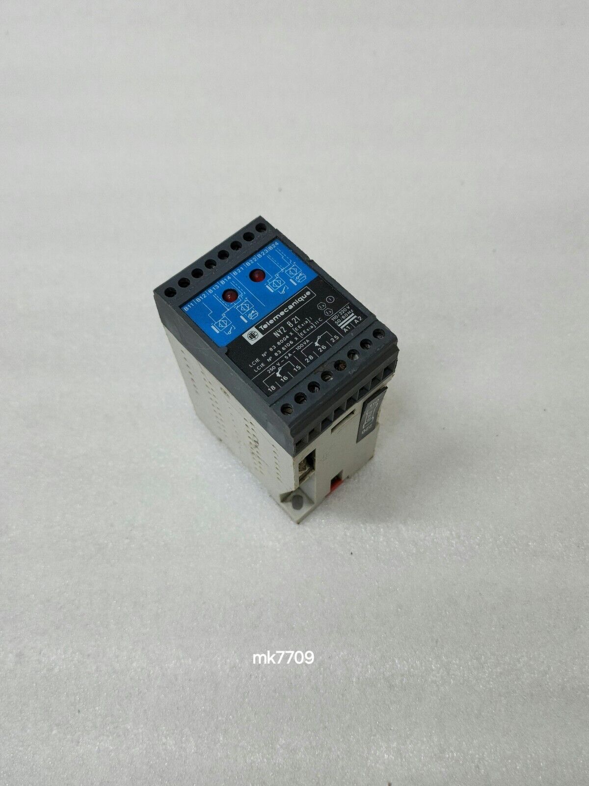 TELEMECANIQUE NY2 B21 Intrinsically Sicuro Barriera Relè NY2B21 110/220 Vuoto