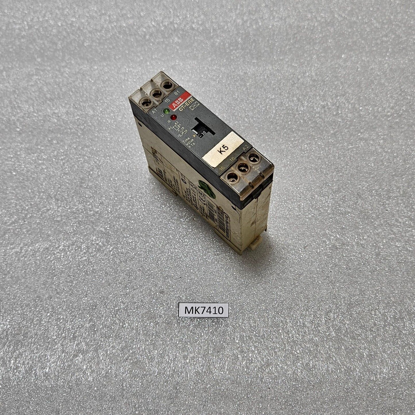 ABB CT-ERE ONE-DELAY TIME RELAY 1SVR550107R2100 220-240VAC/24VAC-DC