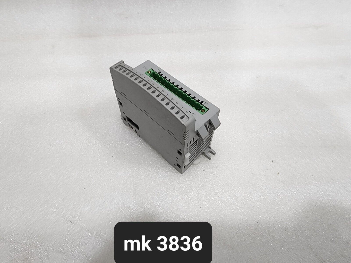 ALLEN BRADLEY CAT 2085-IQ16 MICRO800 16-POINT INPUT MODULE