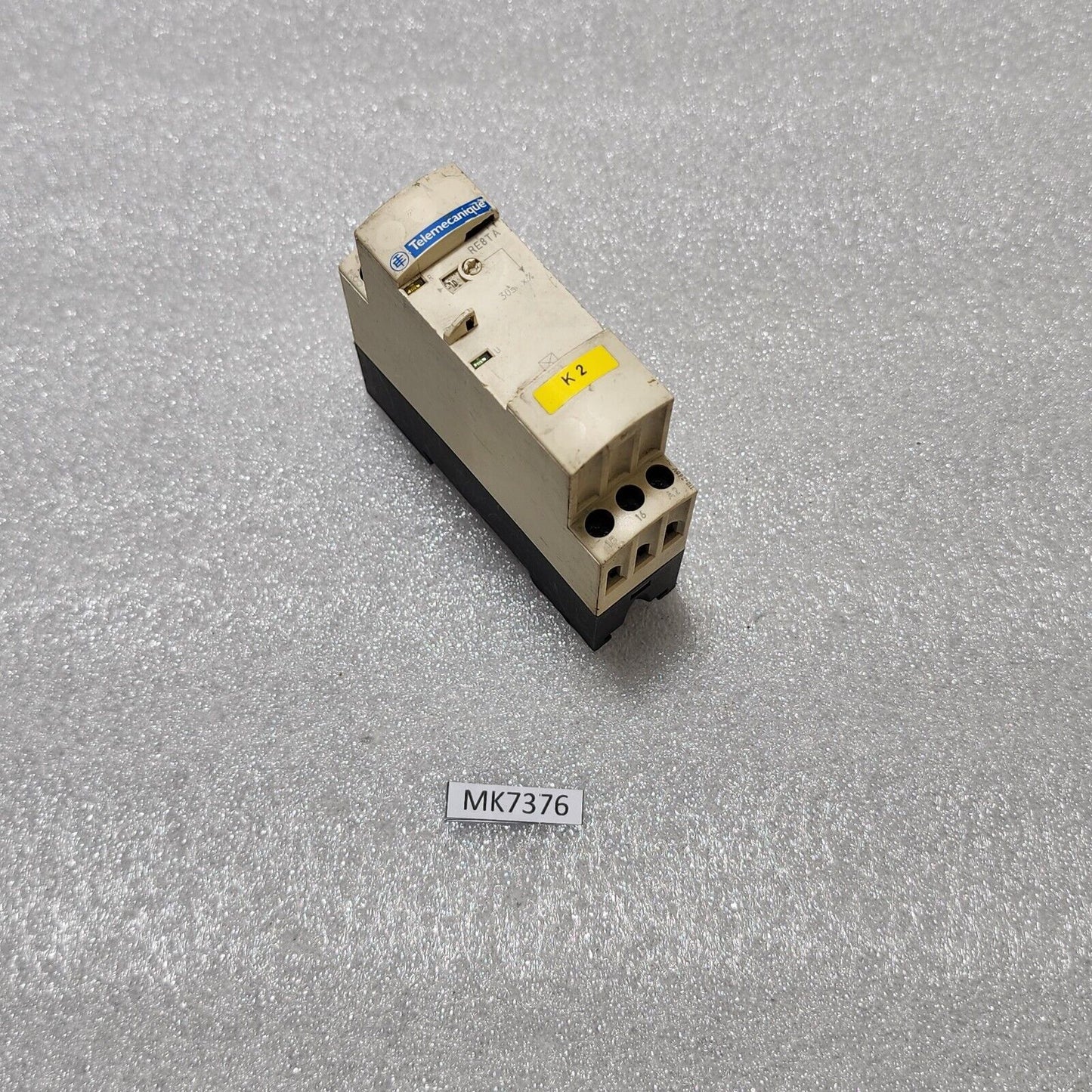 RE8TA31BU TIMING RELAY 110-240VAC/24VAC-DC 0.3S-30S