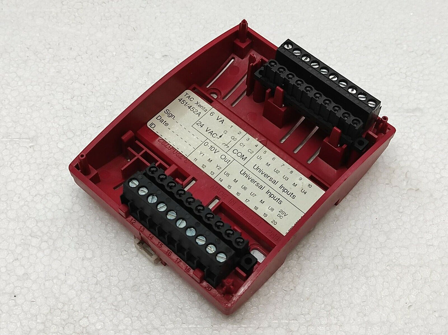 SE TAC XENTA 451/452A Universal Input and Analog Output Module