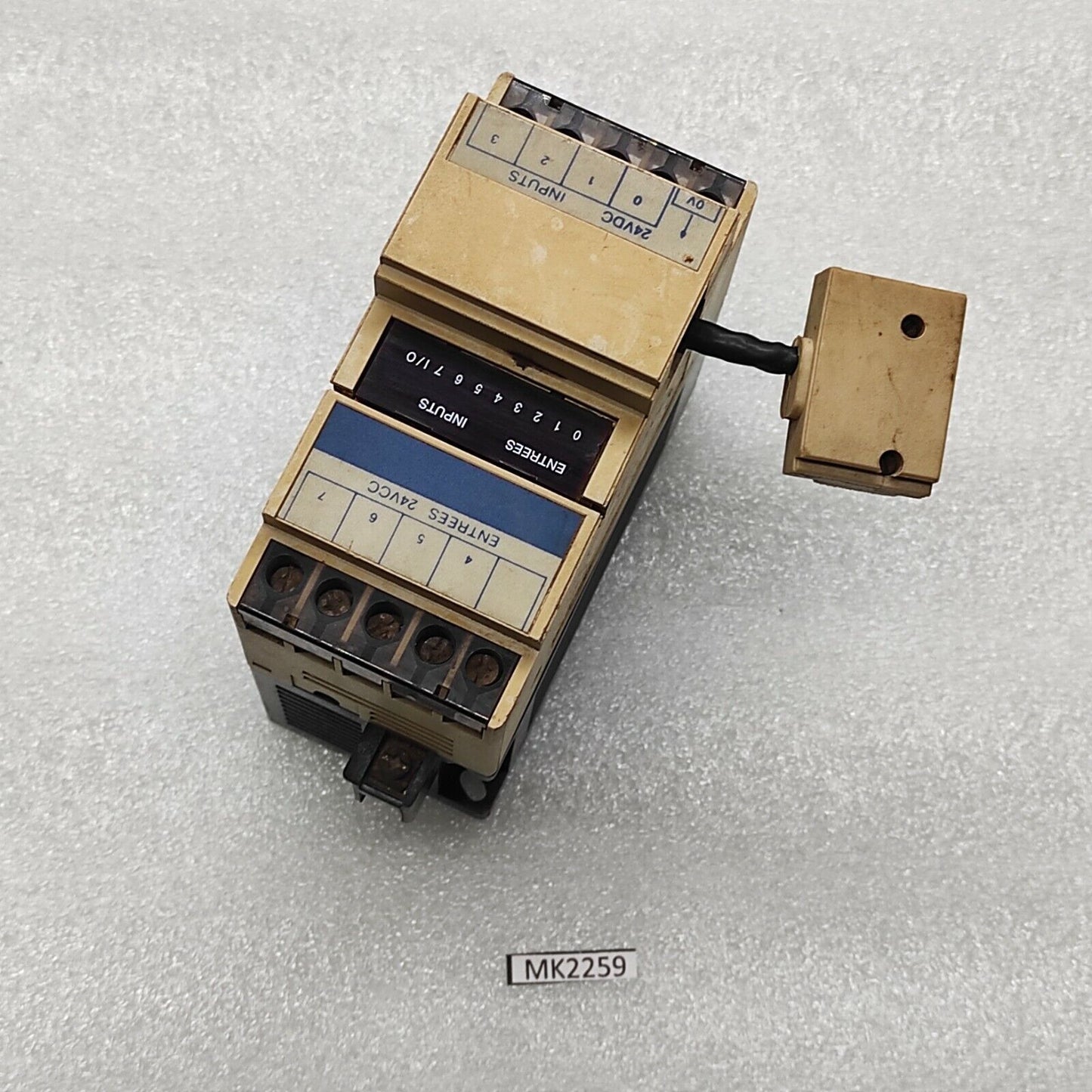 SE TSX DEF 812 INPUT MODULE TSXDEF812