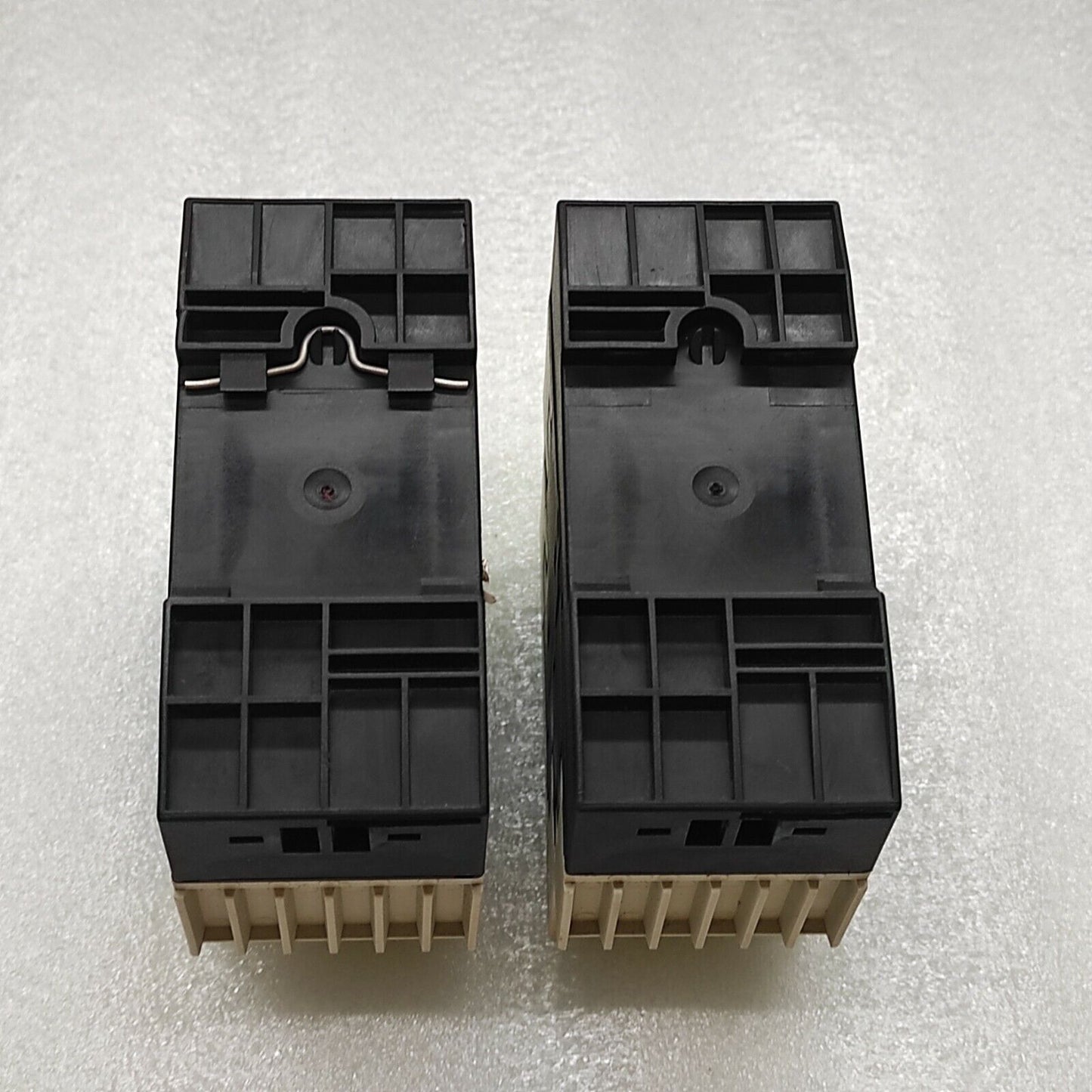 SIEMENS 3RS1040-1GD50 TEMPERATURE MONITORING RELAY