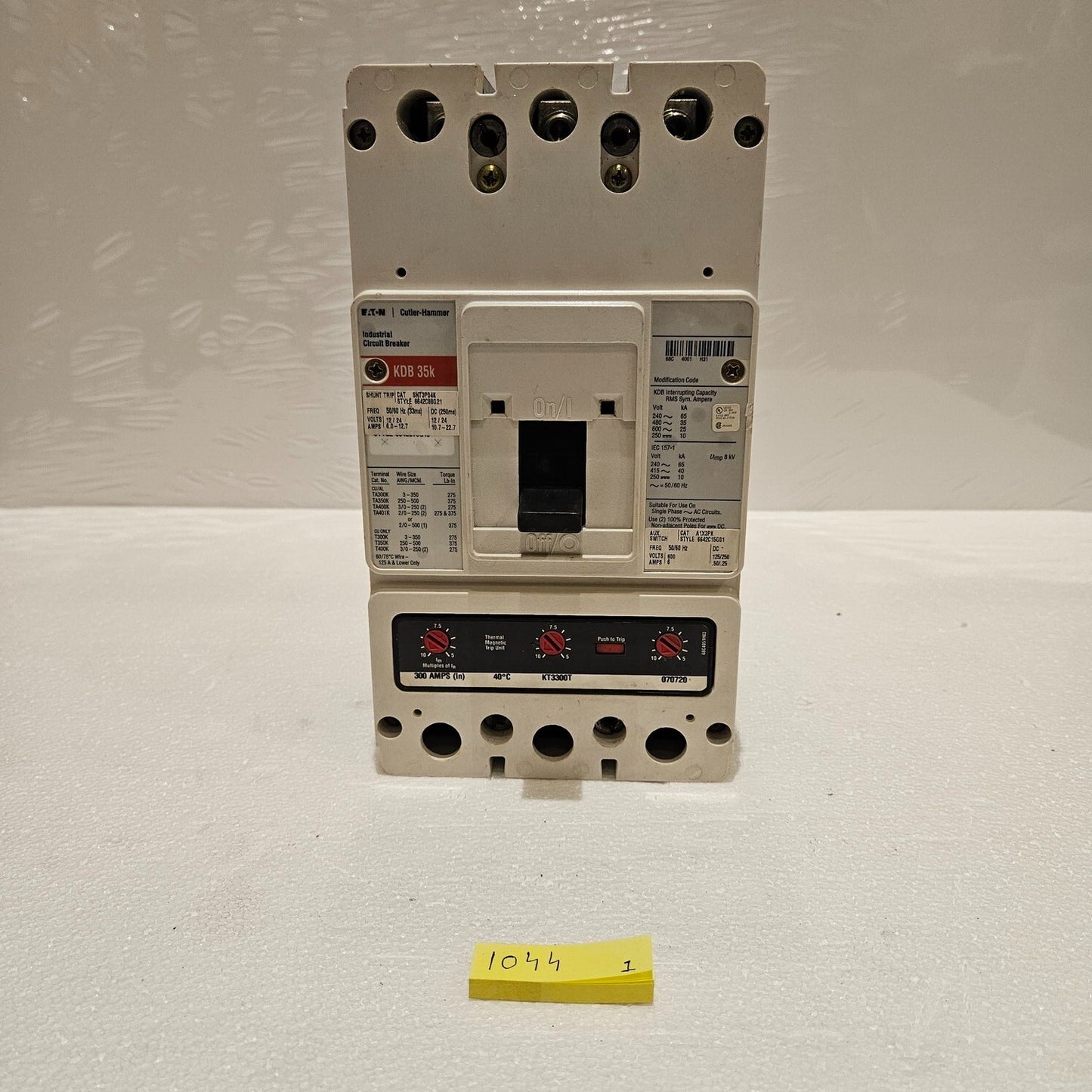 EATON KDB3300W 3-POLE CIRCUIT BREAKER 300A TRIP UNIT KT3300T