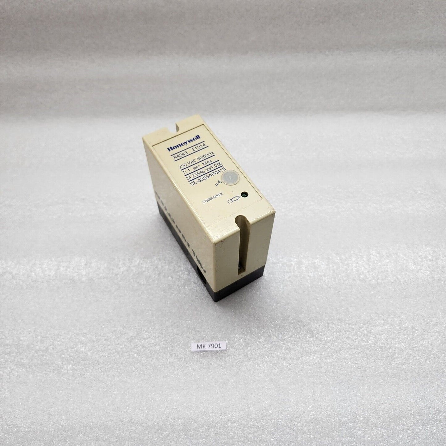 HONEYWELL R4343 E1014 FLAME RELAY 230VAC