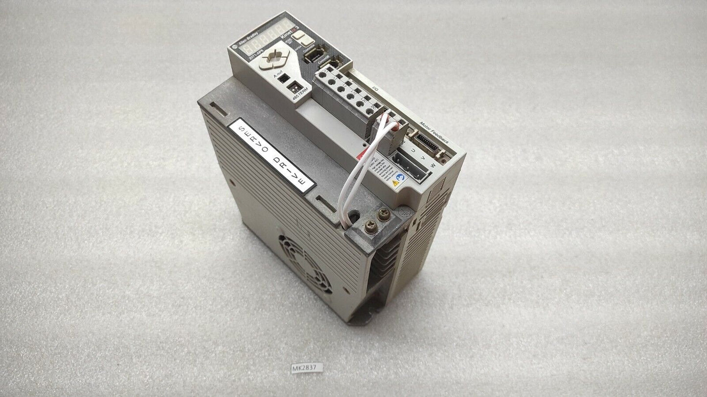 ALLEN BRADLEY CAT 2071-AP8 KINETIX SERVO DRIVE 5.0A