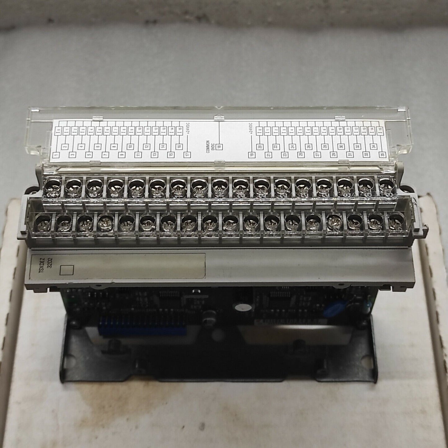 SE TSX MICRO TSXDEZ32D2 32-DISCRETE INPUT MODULE
