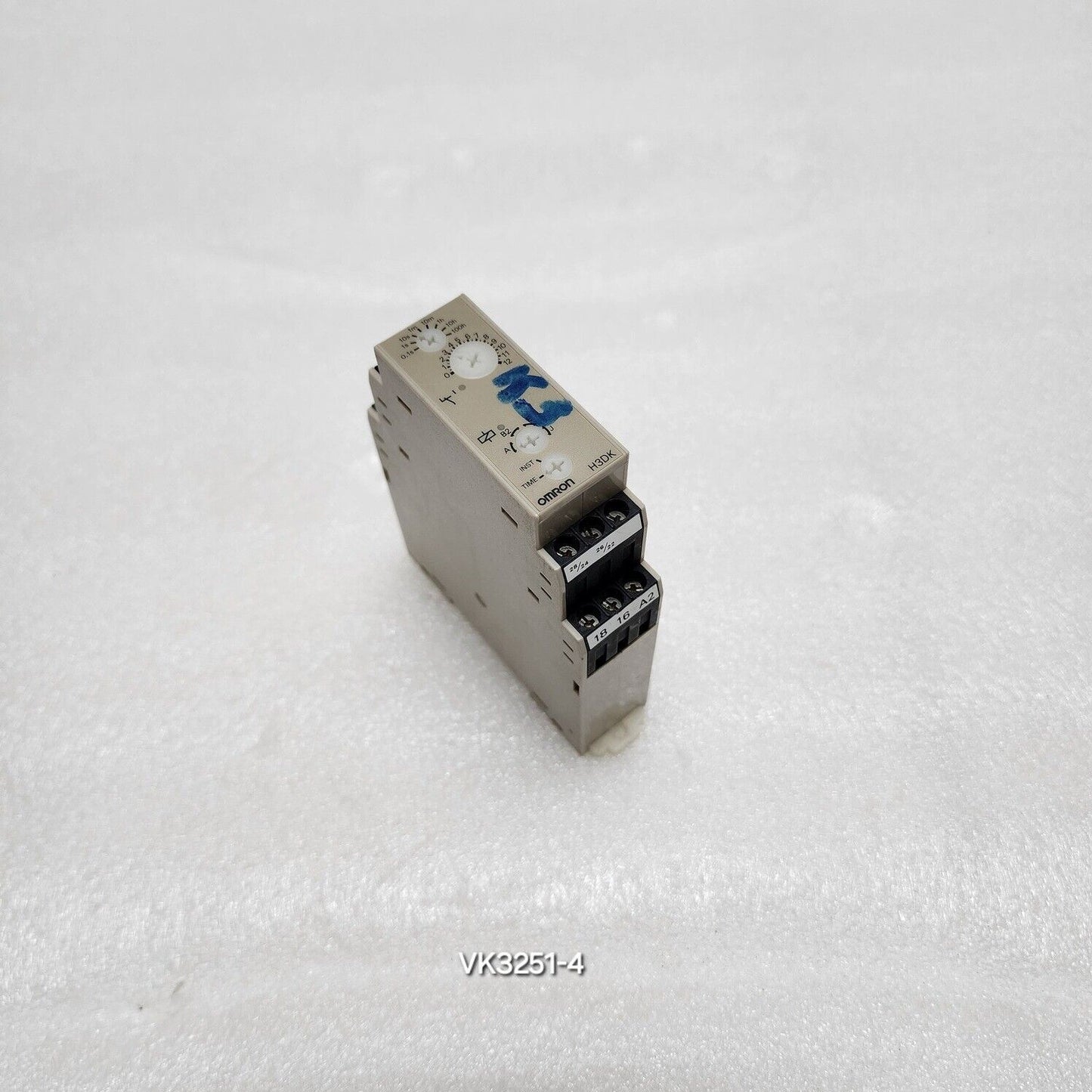 OMRON H3DK-S2 MULTI-MODE TIMER RELAY 24-240V AC/DC LOT OF 2 UNIT