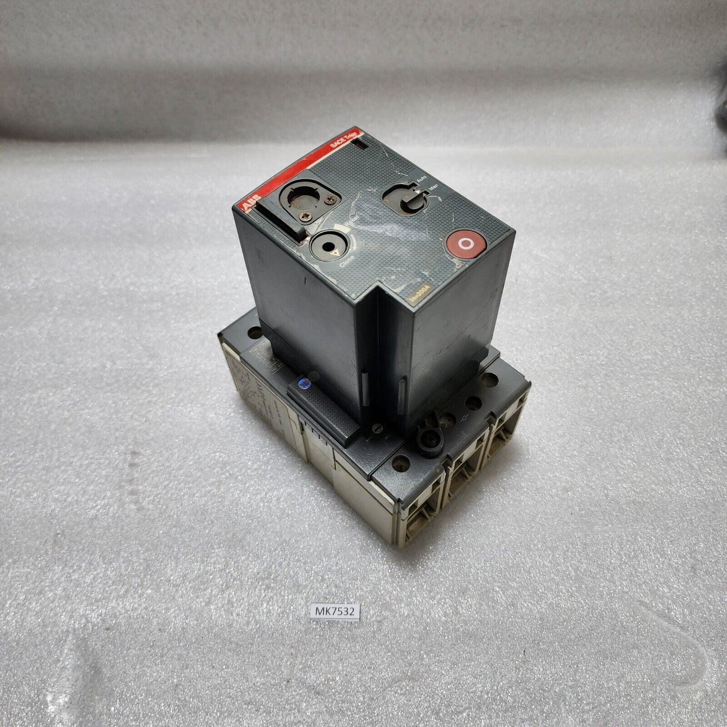 ABB SACE TMAX XTSN 250 MOTOR OPERATOR BREAKER 200A