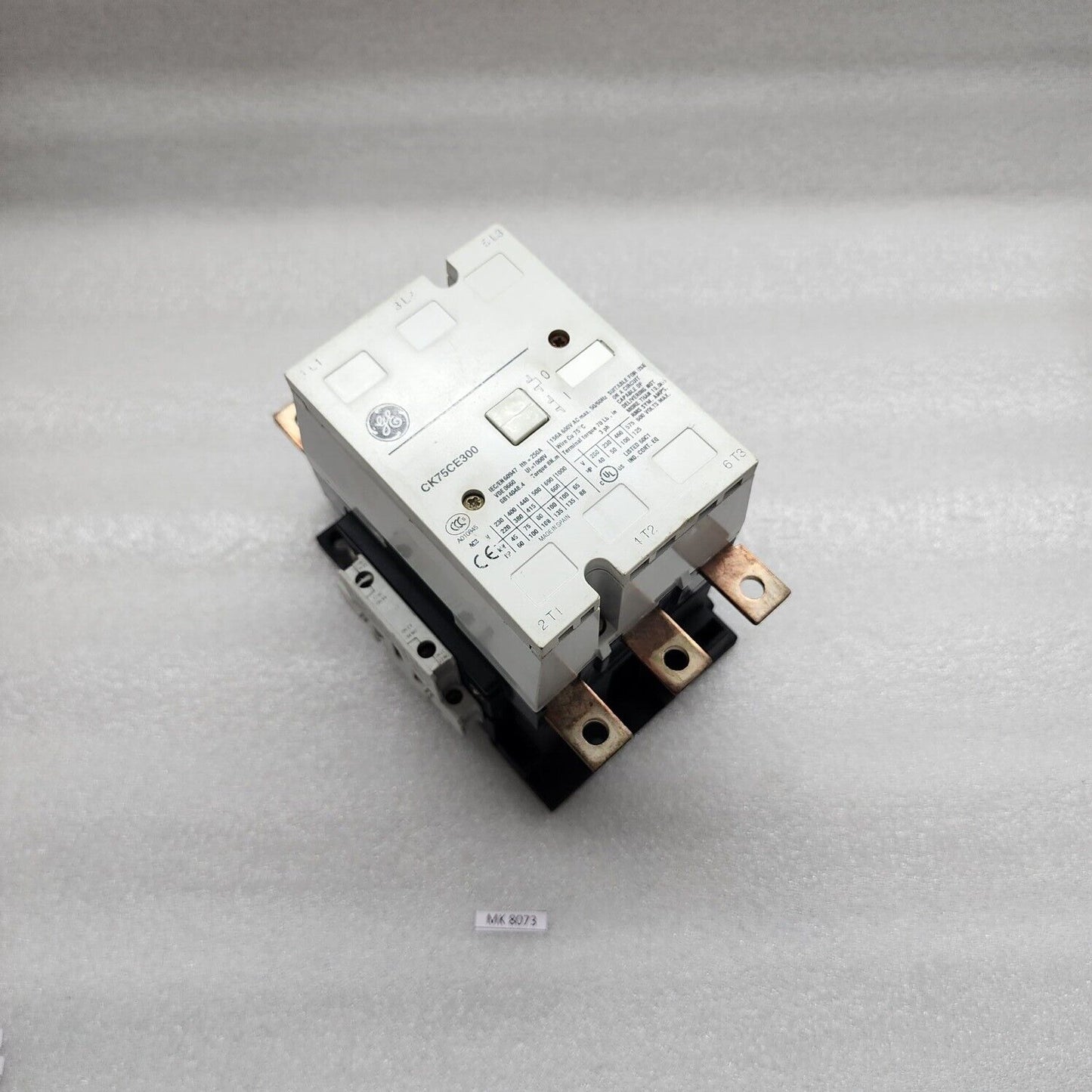 GE CK75CE300 3-POLE CONTACTOR 250A COIL VOLTAGE 24VDC