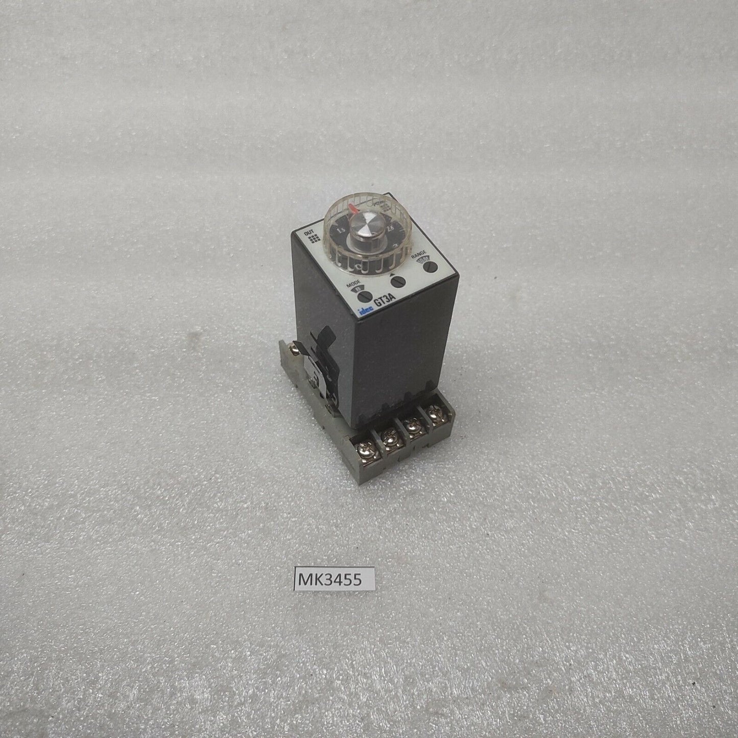 IDEC GT3A-2AF20 MULTIFUNCTION TIMER 100-240VAC