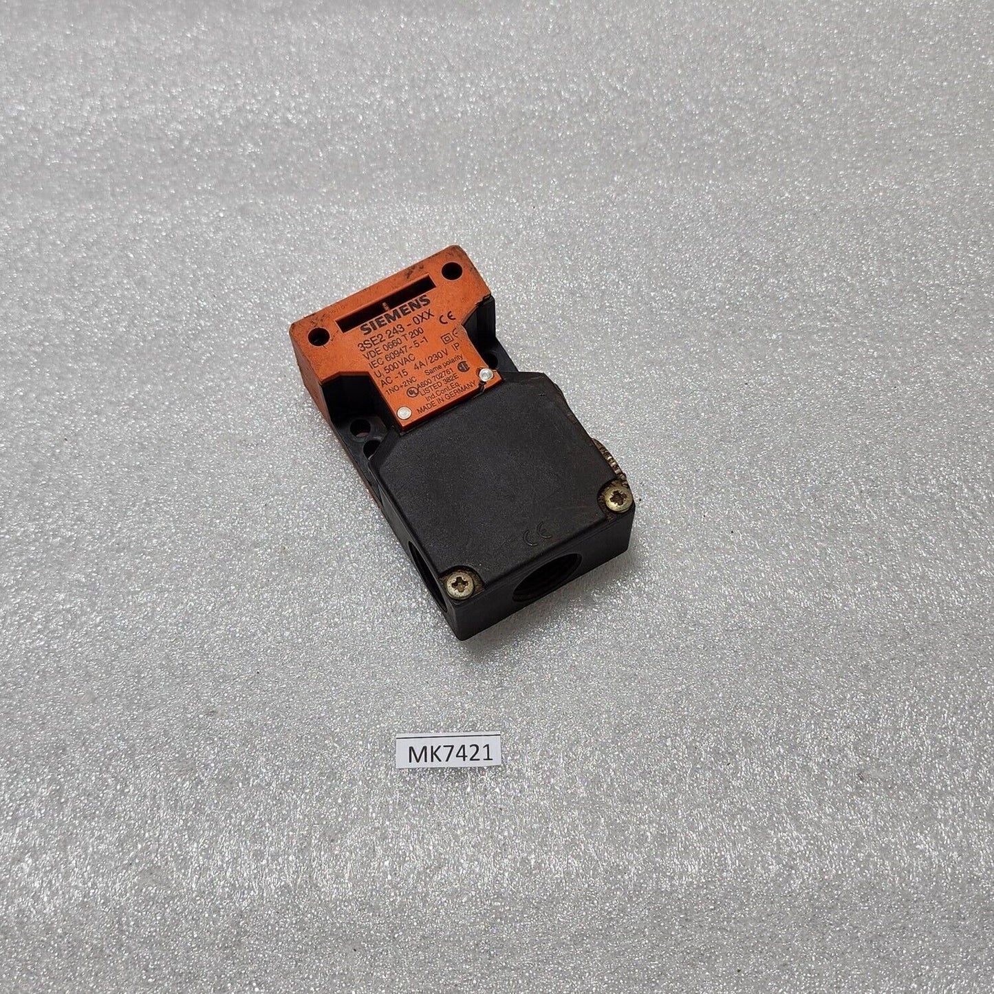 SIEMENS 3SE2 243-0XX SAFETY POSITION SWITCH