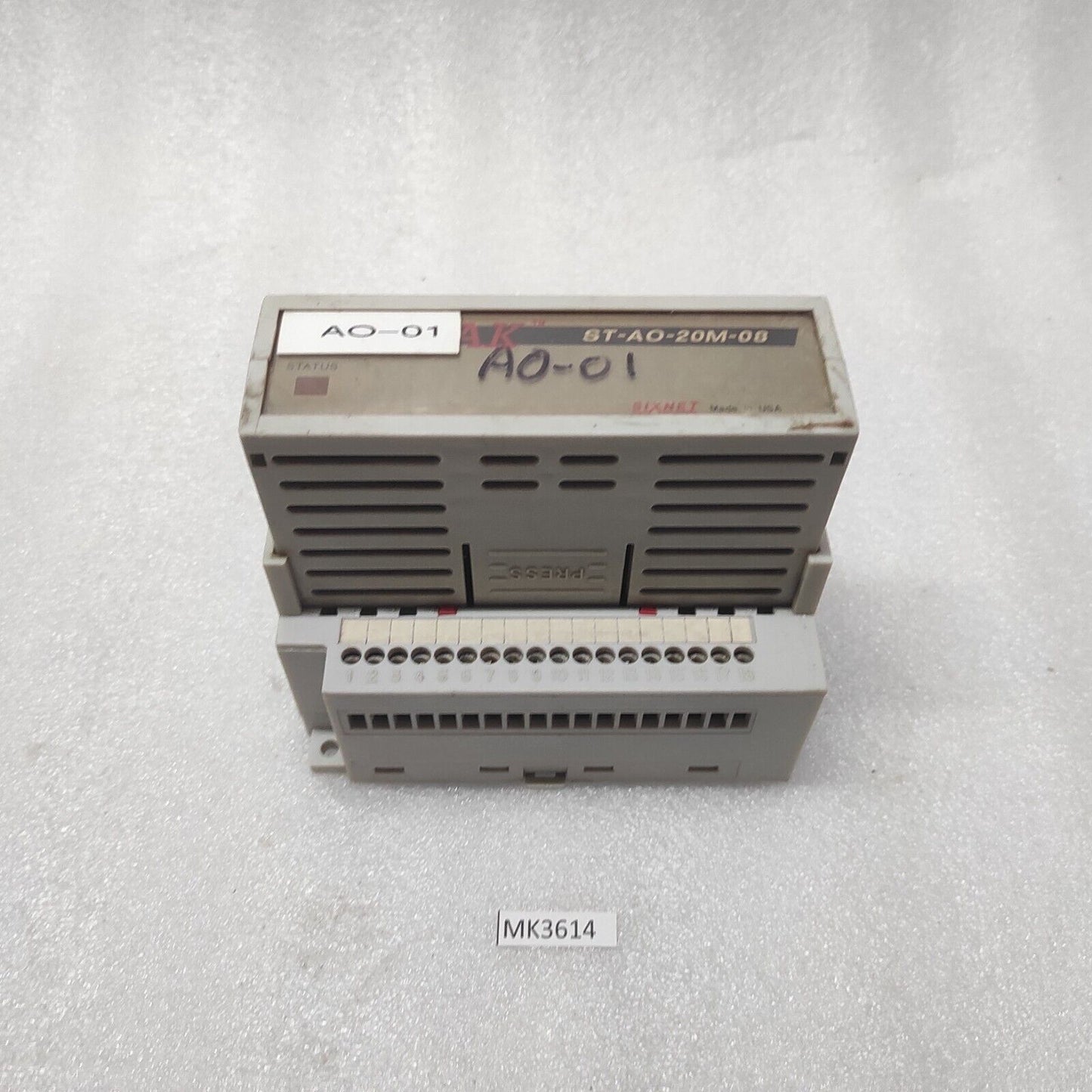 SIXTRAK AT-AO-20M-08M 8-ANALOG OUTPUT MODULE ST-AO-2OM-08FB