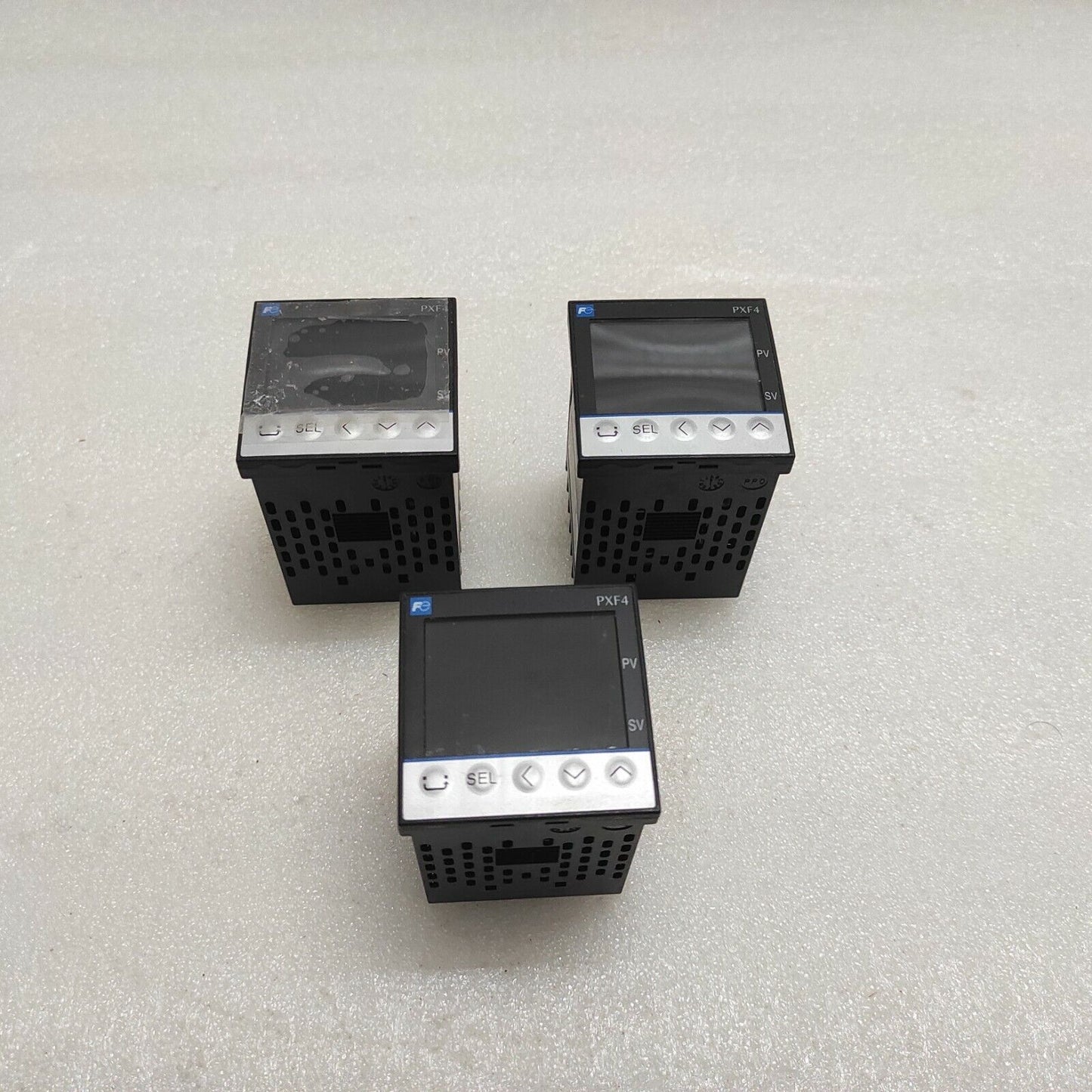 FUJI ELECTRIC PXF4 TEMPERATURE CONTROLLER PXF4AER2-1V100-P 100-240VAC