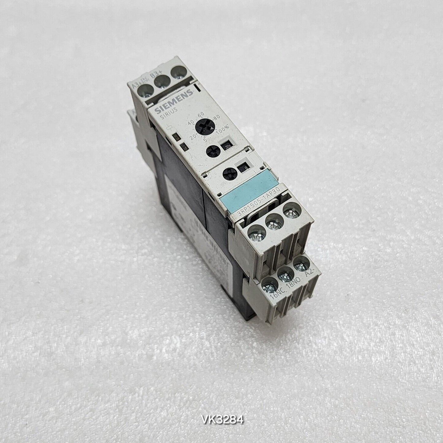 SIEMENS 3RP1511-1AP30 TIME RELAY