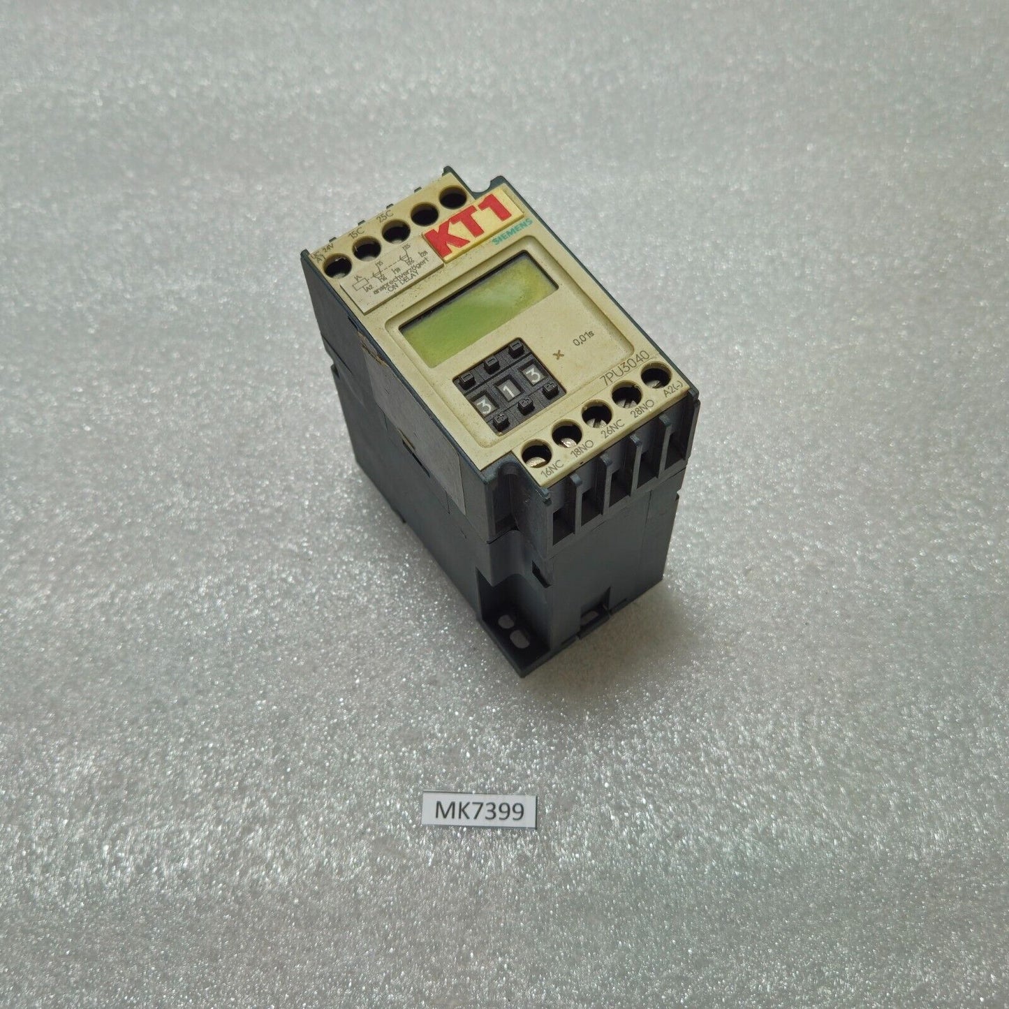 SIEMENS 7PU3040-0BB34 ON DELAY TIMER 24V AC/DC