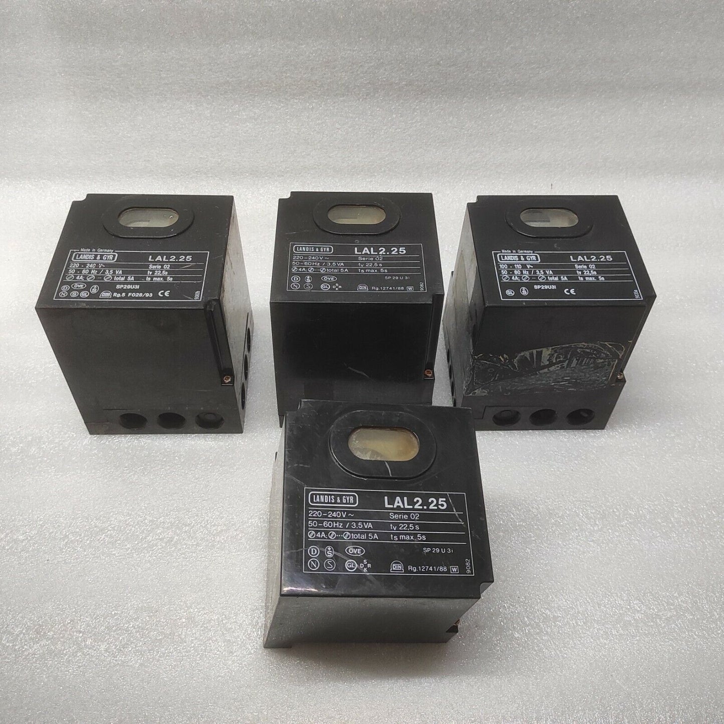 Landis & Gyr LAL 2.25 Burner Control 220-240 VAC WITHOUT BASE