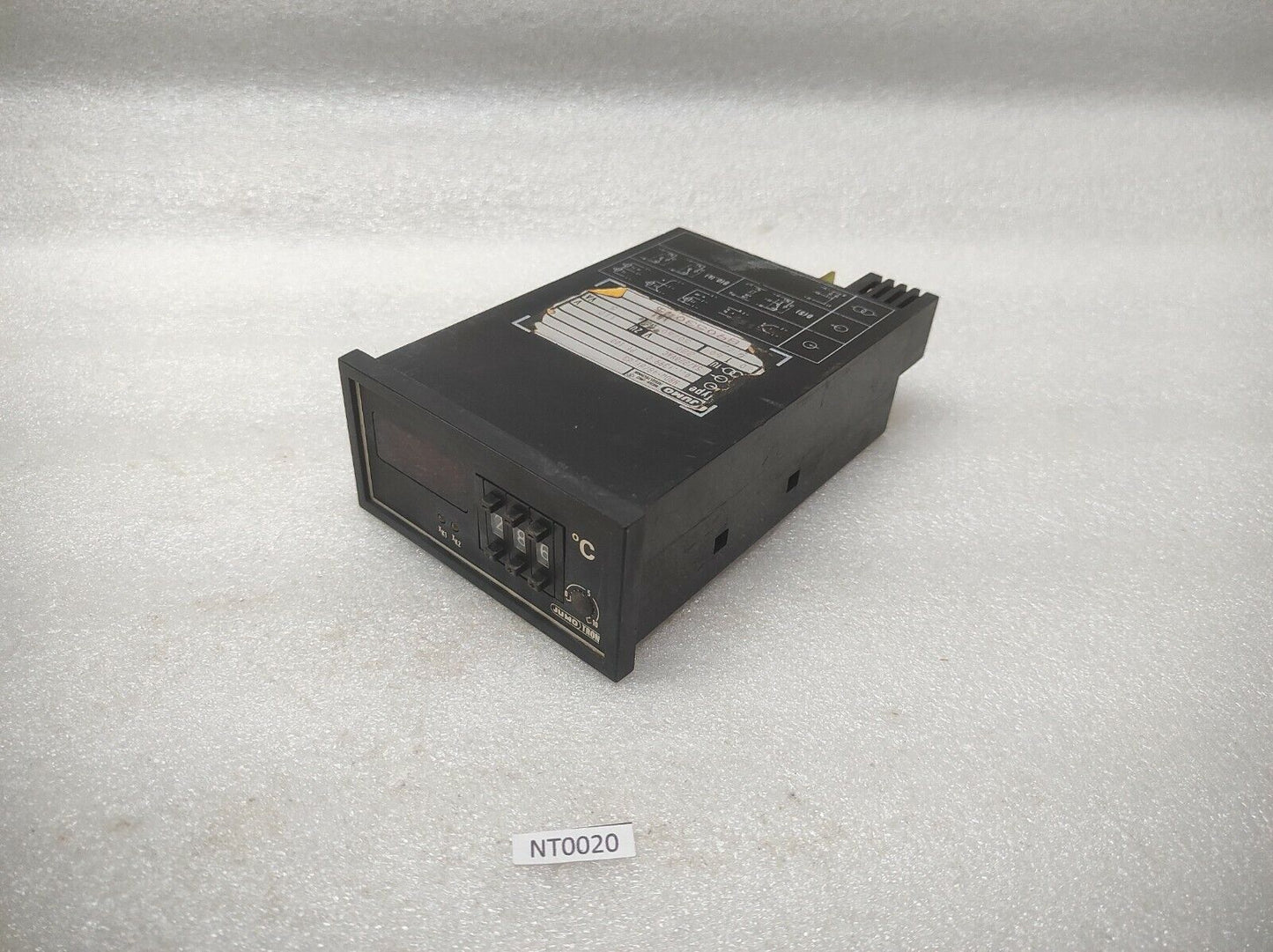 JUMO TRON HROW-48/DI-D3 TEMPERATURE CONTROLLER 220VAC PT100 0-399'C
