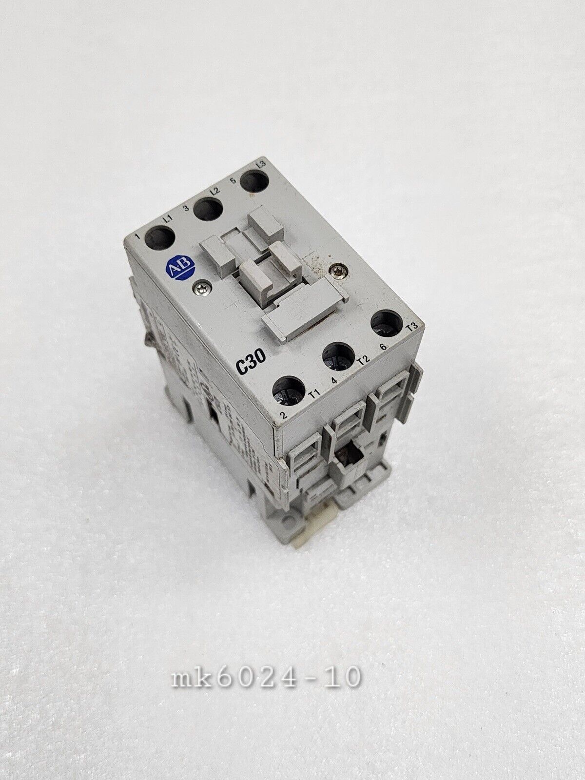 ALLEN BRADLEY CAT 100-C30E-00 SER C MAGNETIC CONTACTOR COIL VOLTAGE 24VDC