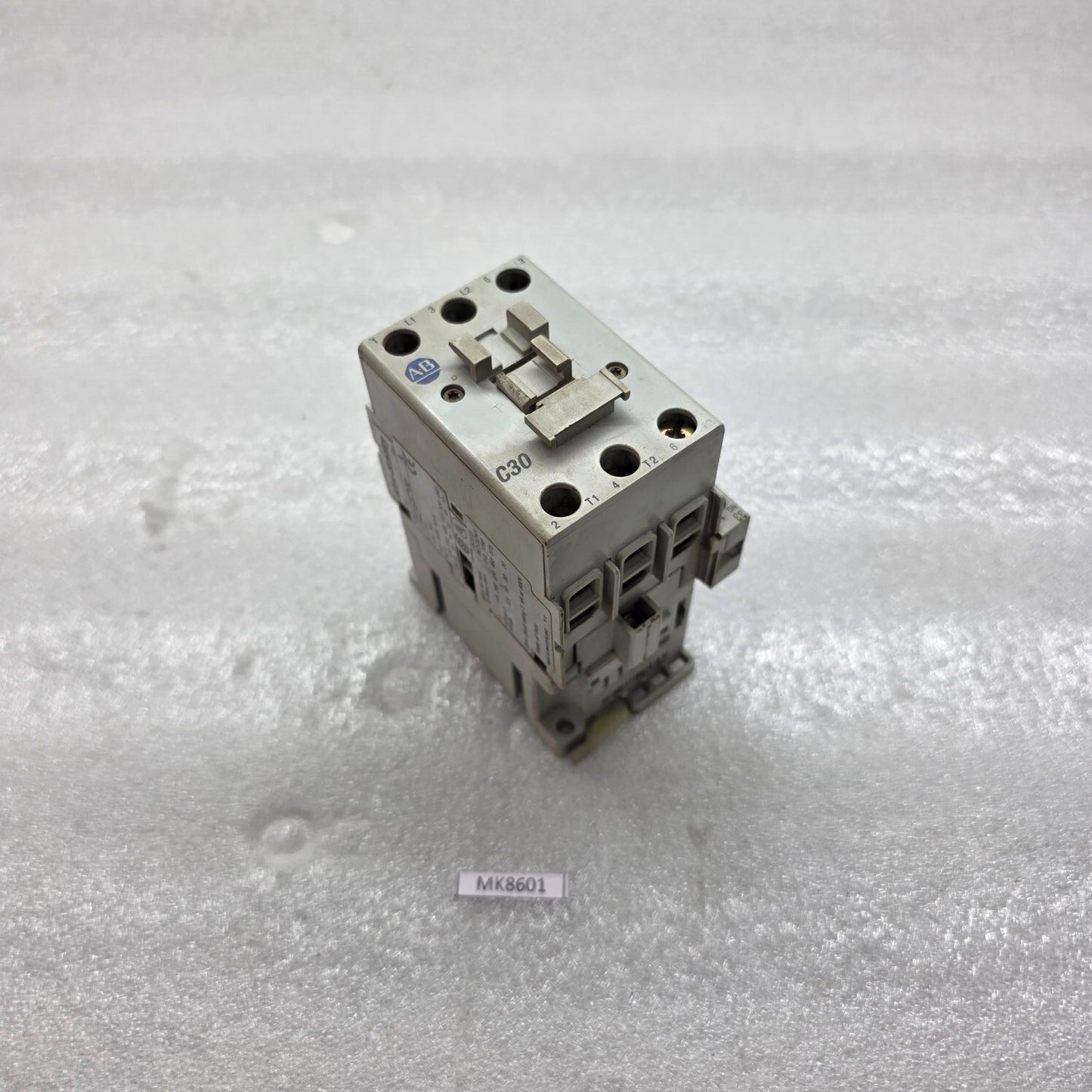 ALLEN BRADLEY CAT 100-C30-00 MAGNETIC CONTACTOR 24V