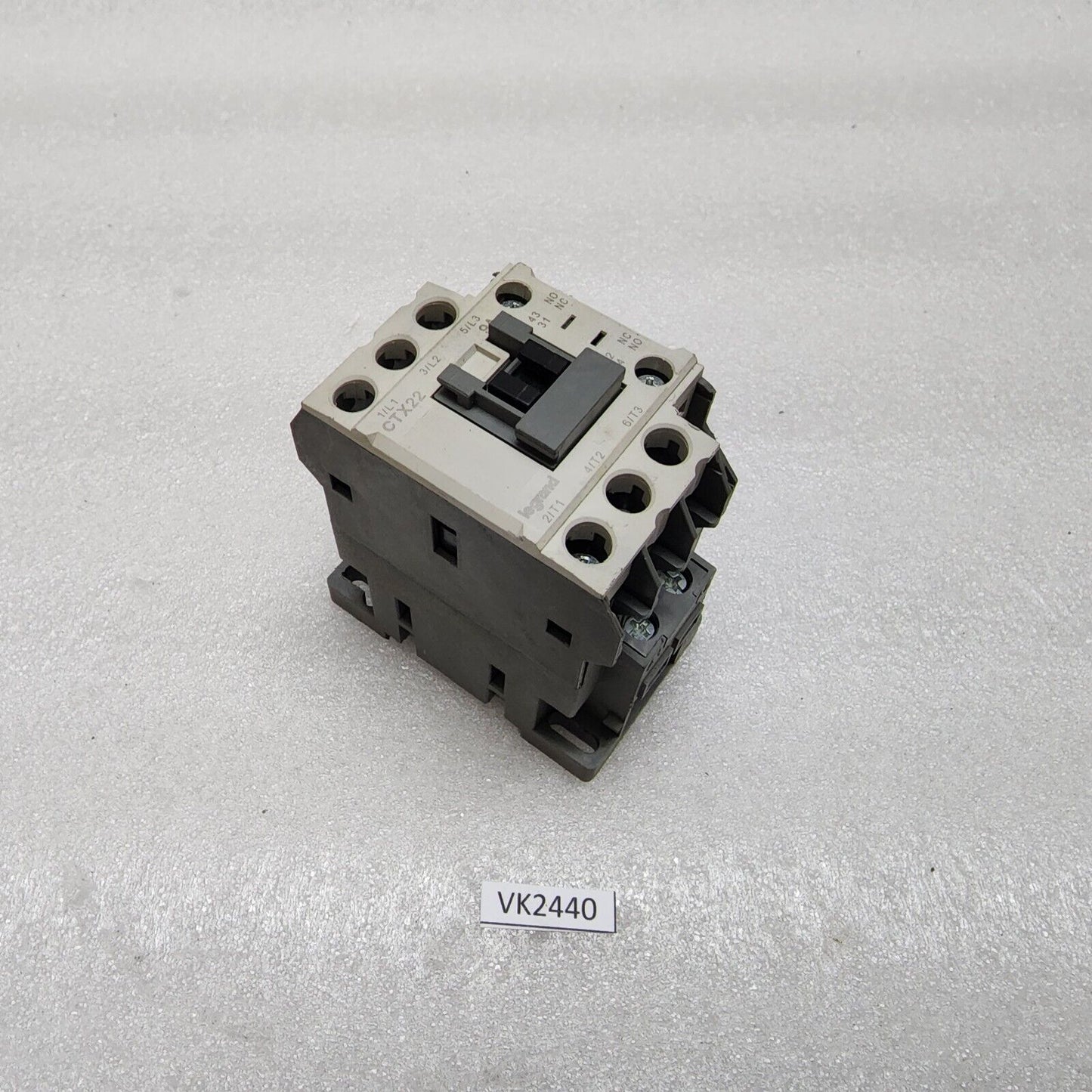 LEGRAND CTX22 MAGNETIC CONTACTOR 9A COIL VOLTAGE 230V