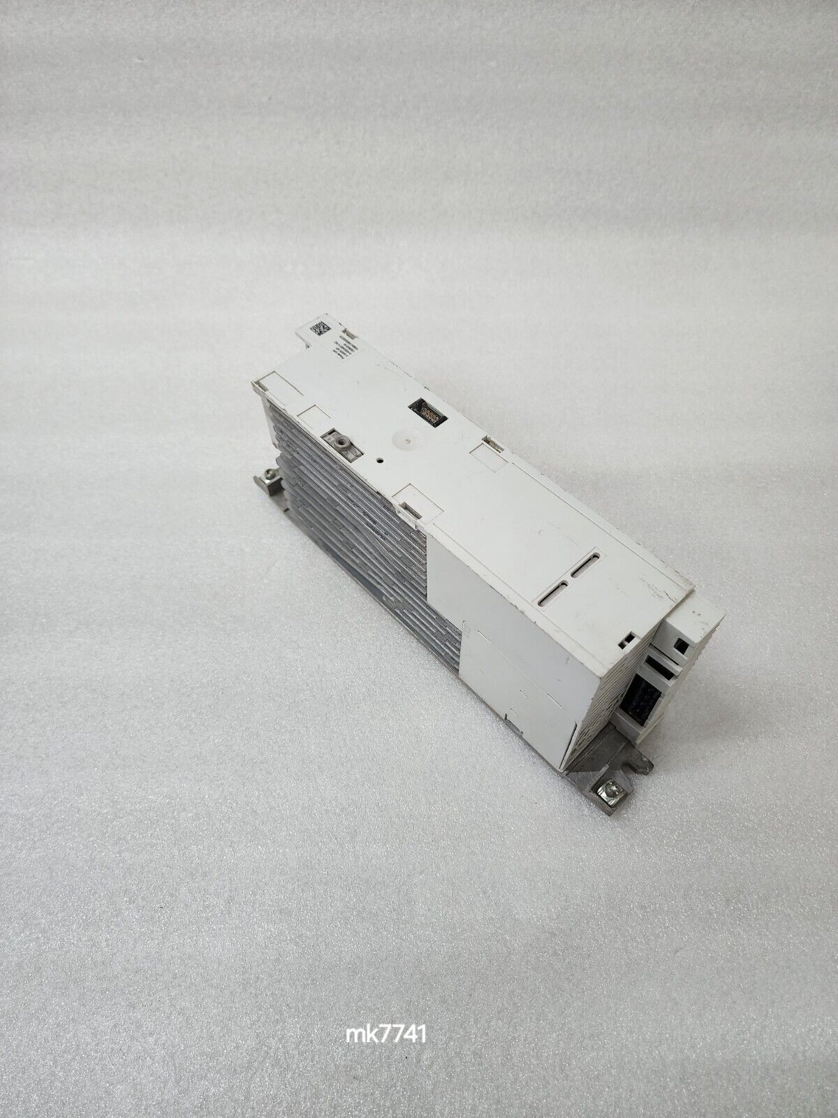 LENZE I51BE240F10V10000S INVERTER DRIVE 4KW/5HP 0-400/480V 9.5/8.2A