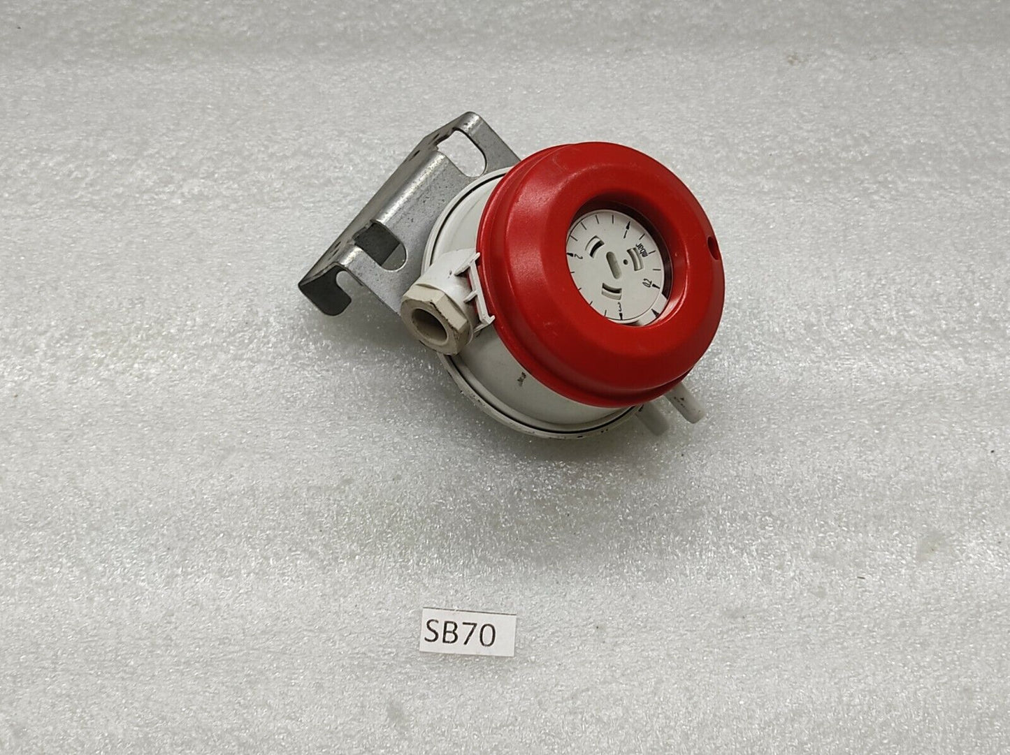 FISCHER DS3599000000 PRESSURE SWITCH 0.2-3 MBAR