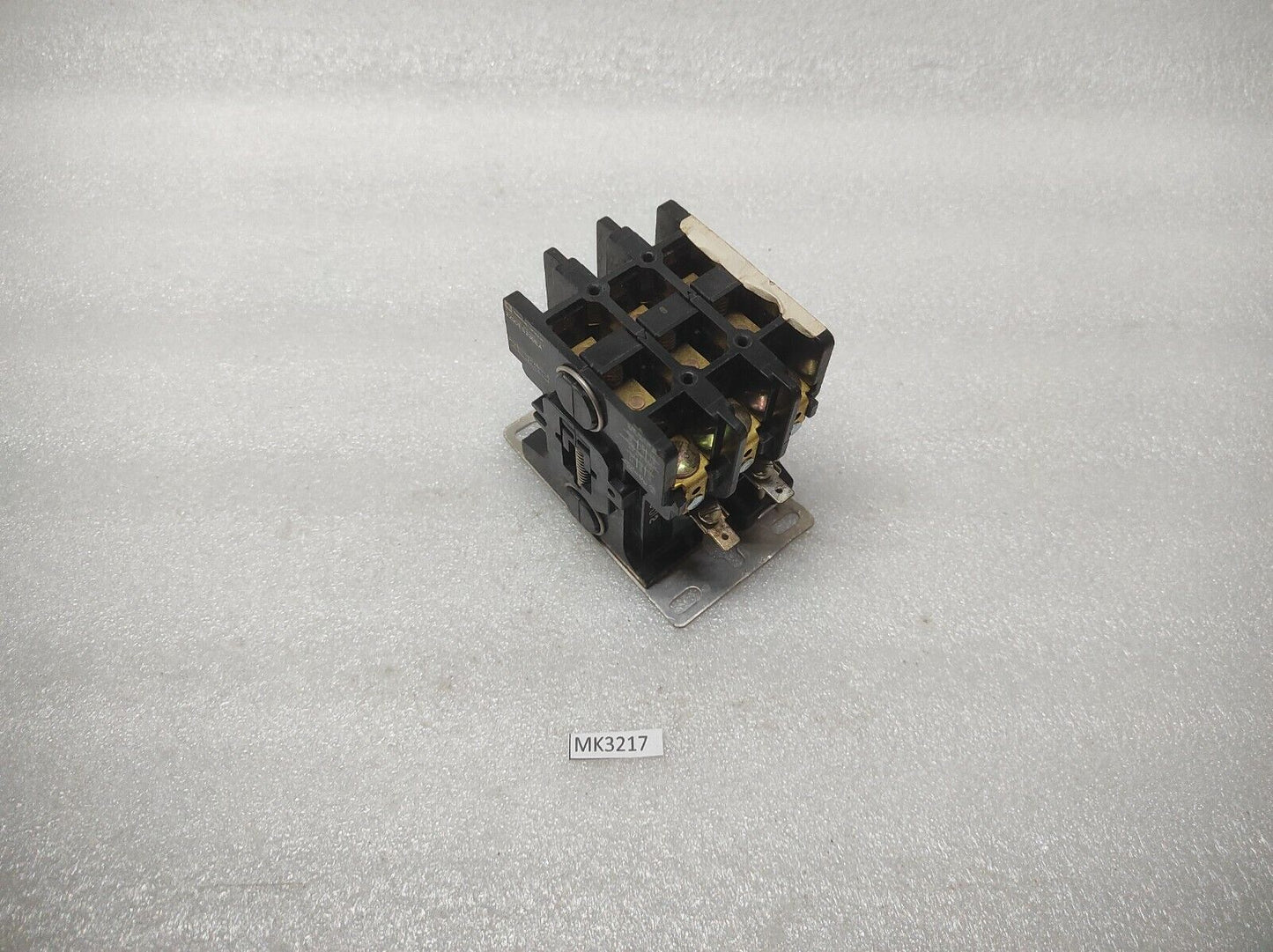 TELEMECANIQUE 2200EB230EA MAGNETIC CONTACTOR COIL VOLTAGE 24VAC