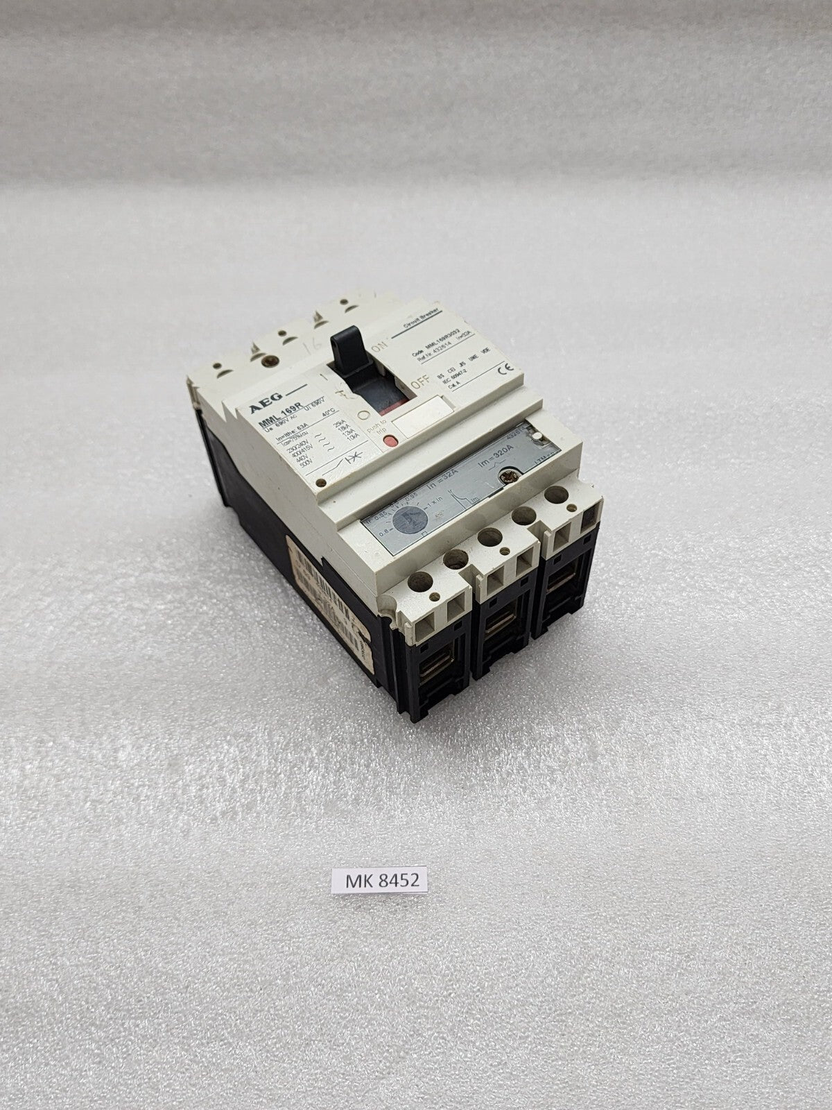 AEG MML169R 3-POLE CIRCUIT BREAKER 32A MML169R3032