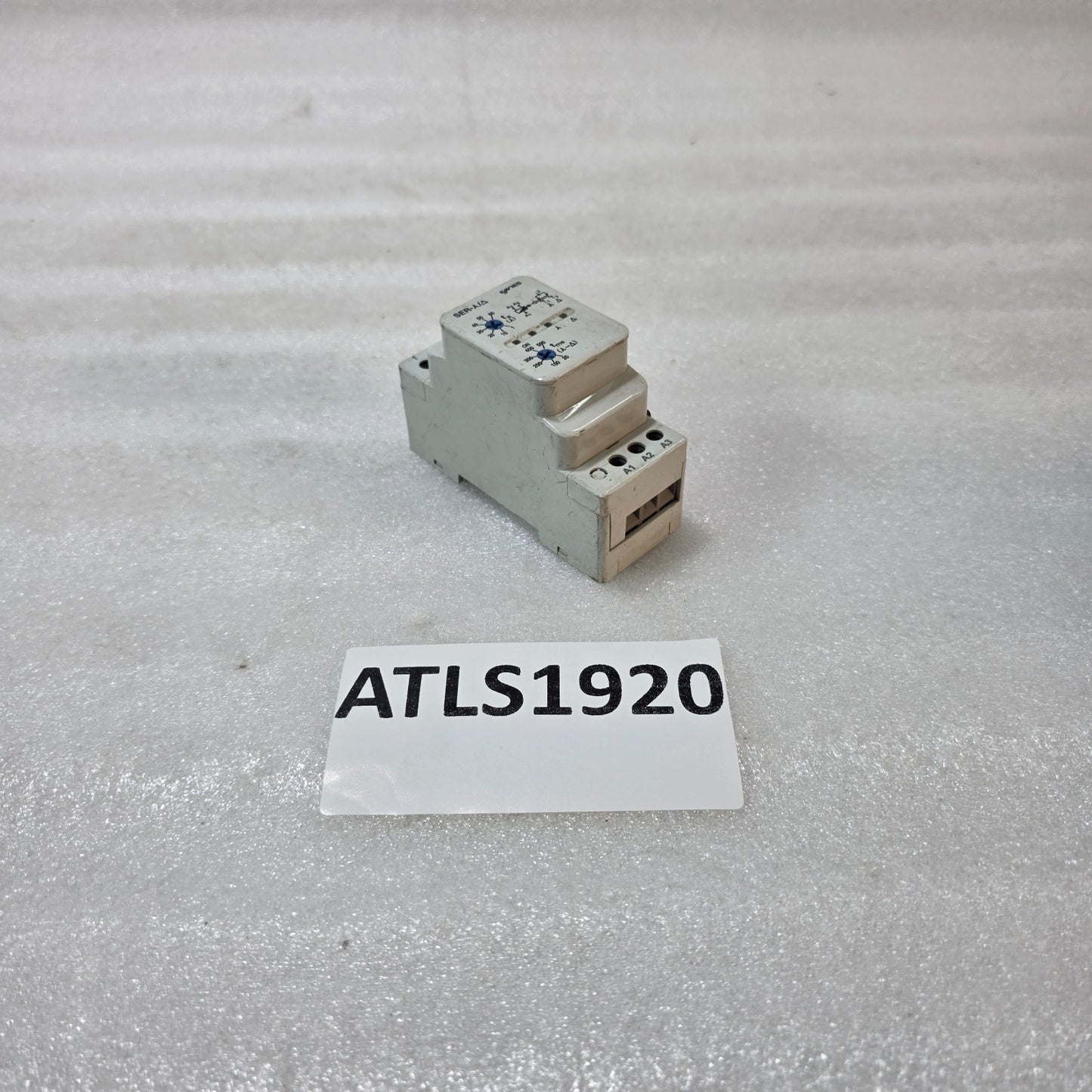 ENTES SER-Y/Δ Y2722 REV.1 STAR-DELTA TIMER RELAY 220–230VAC / 24VAC-DC, 2NO, 5A