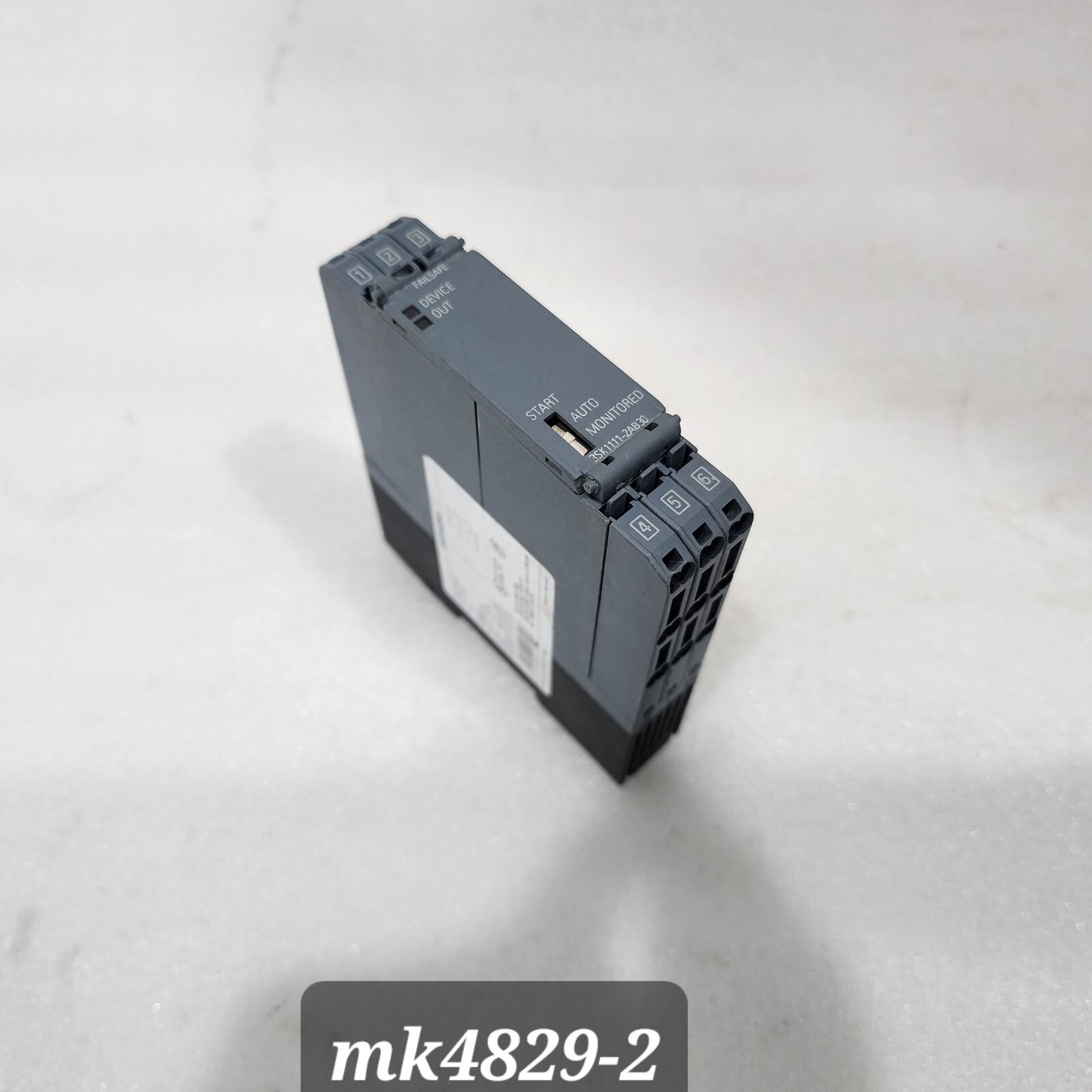SIEMENS 3SK1111-2AB30 SINGLE CHANNEL SAFETY RELAY 24VAC-DC