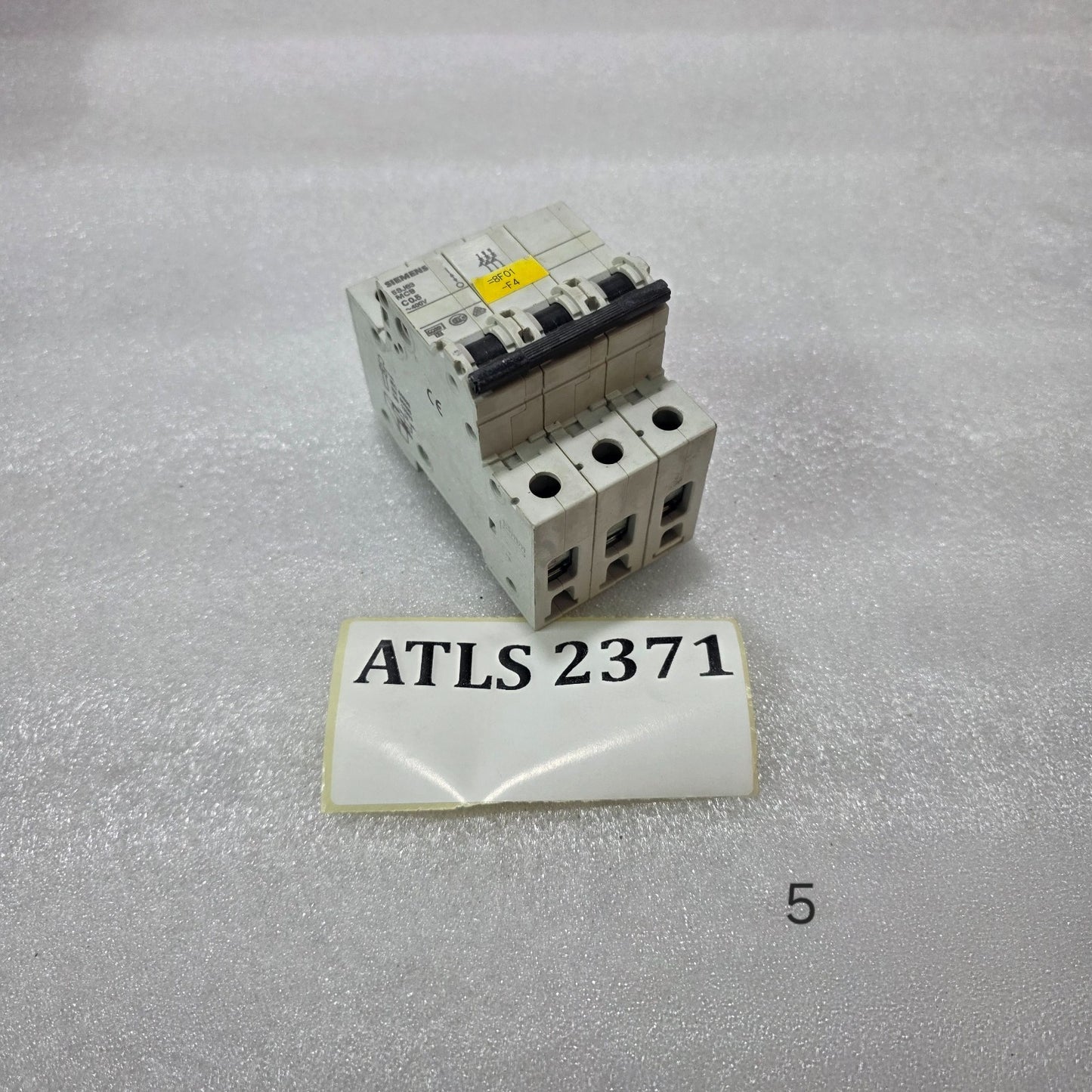 SIEMENS 5SJ63 C0.5 3 POLE MCB 0.5A 400V MINIATURE CIRCUIT BREAKER 6000A