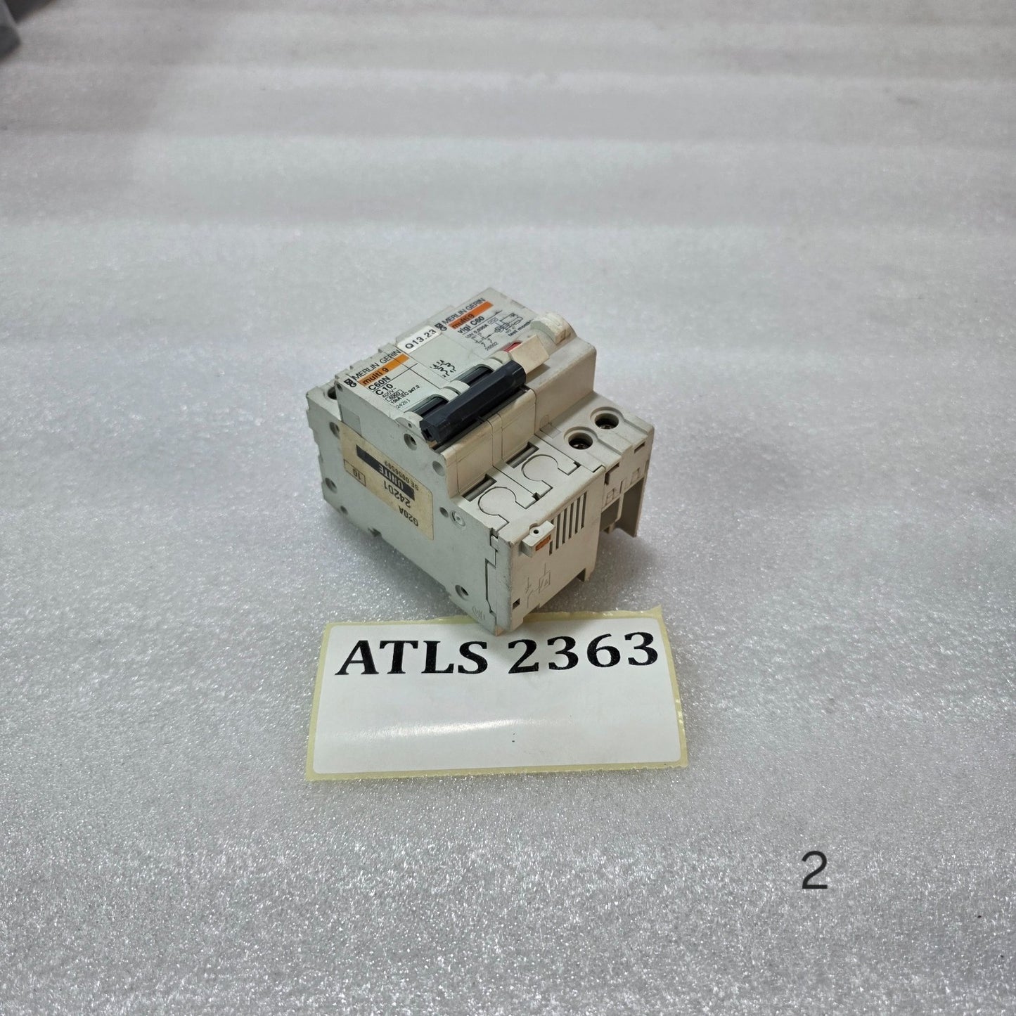 MERLIN GERIN MULTI9 C60N C10 WITH VIGI C60 RCCB 30MA 400V RESIDUAL CURRENT CIRCU