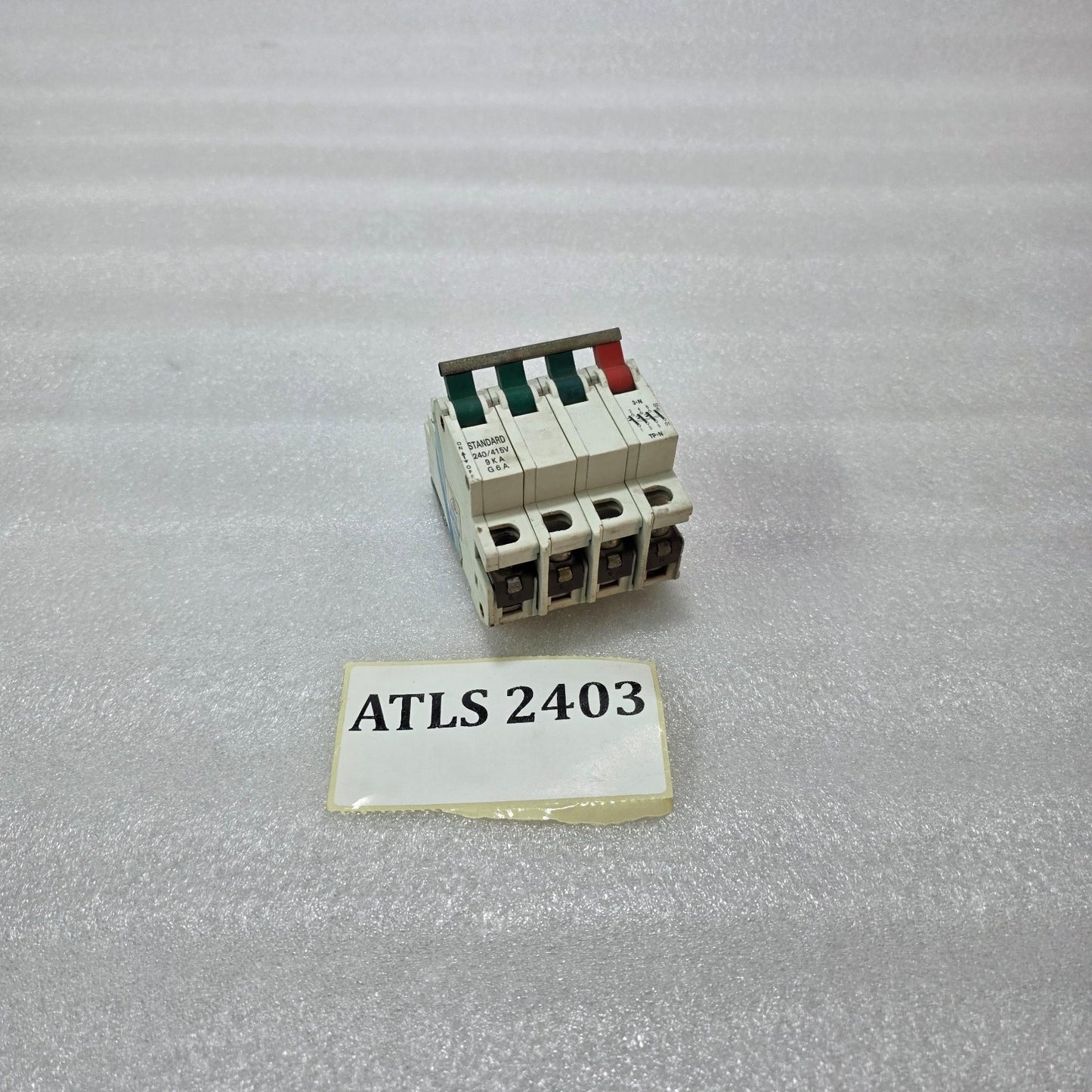 STANDARD SWITCHGEAR G6A 6A TP+N 4 POLE MCB 240/415V 9KA CIRCUIT BREAKER