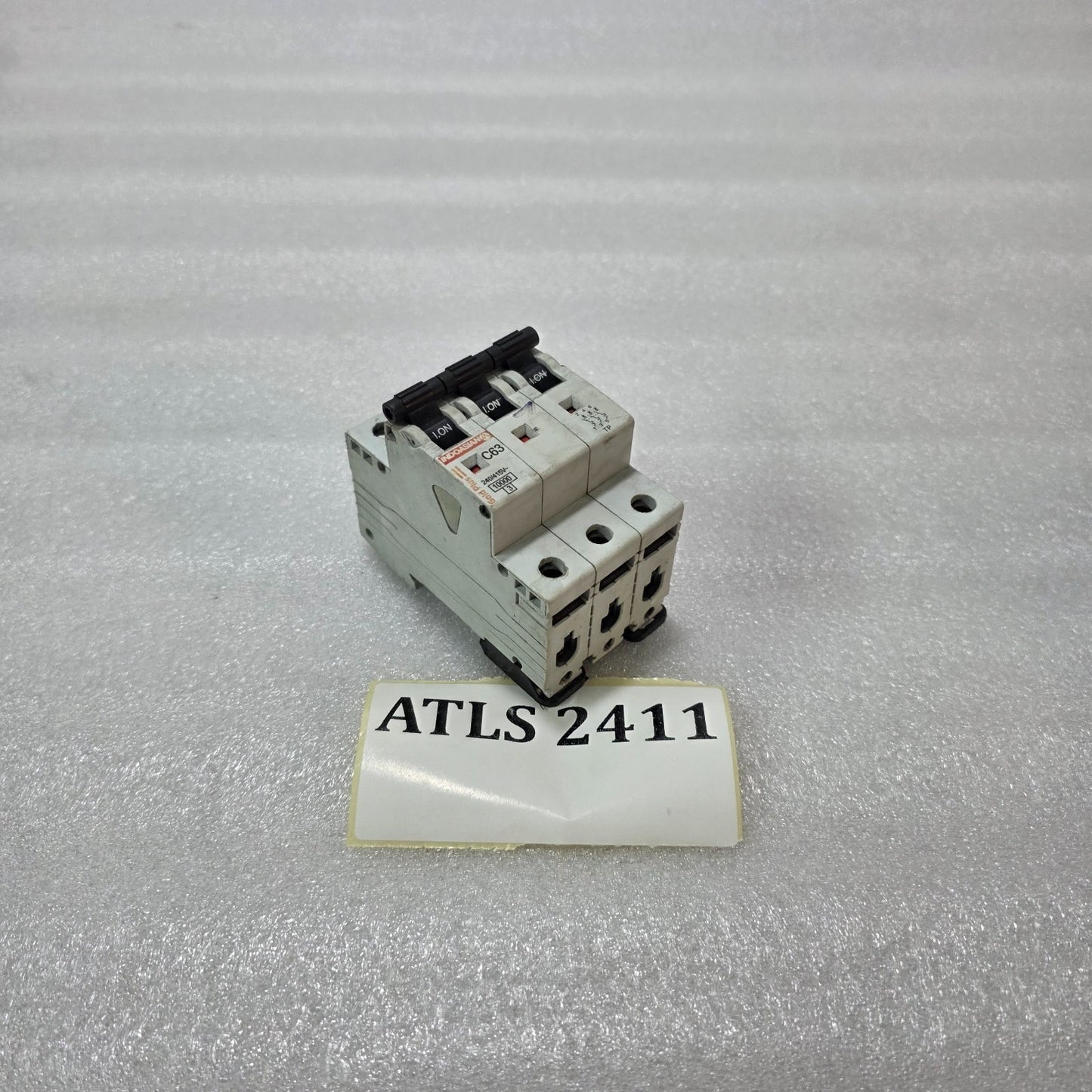 INDOASIAN GOLD PLUS C63 3 POLE MINIATURE CIRCUIT BREAKER MCB 240/415V 10KA