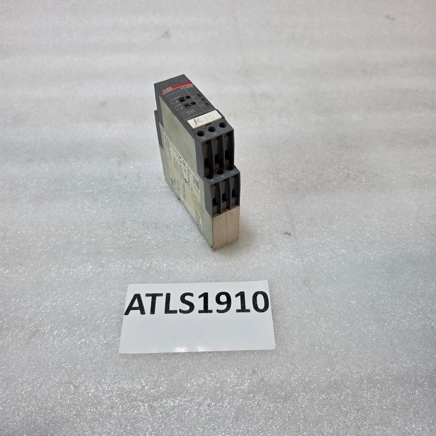 ABB CT-ERS.22S ON-DELAY TIME RELAY 1SVR730100R3300 24-240VAC/24-48VDC