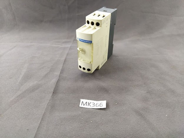 LOT OF 3 X TELEMECANIQUE RM4TG20 THREE PHASE NETWORK CONTROL RELAY X LOT OF 3