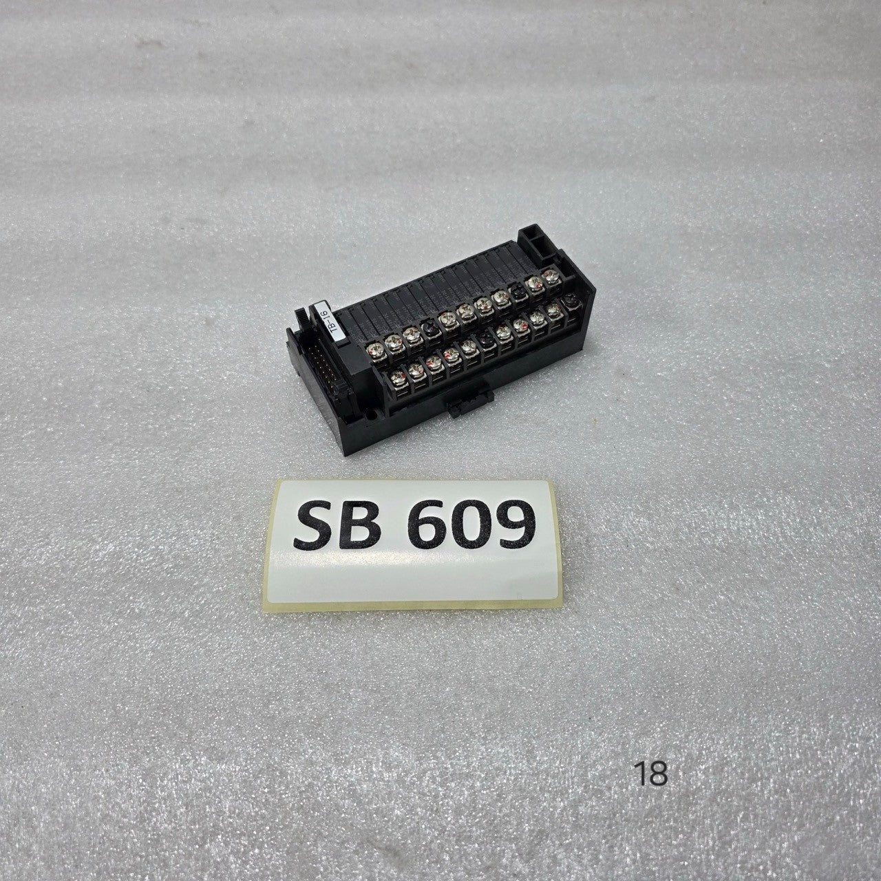 FUJI ELECTRIC RS16-DE04 DIGITAL OUTPUT TERMINAL MODULE (24V DC INPUT)
