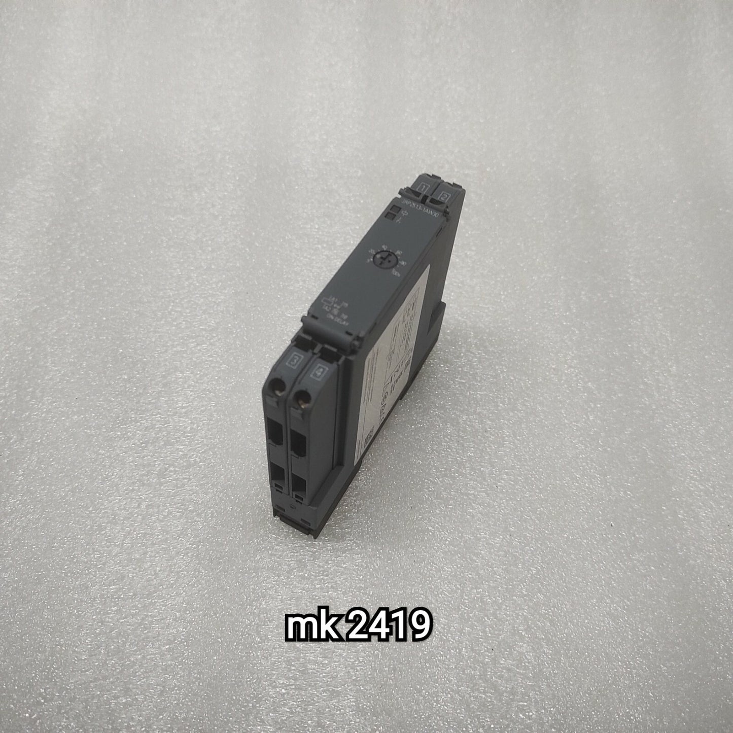 SIEMENS 3RP2513-1AW30 TIME RELAY 12-240V AC/DC