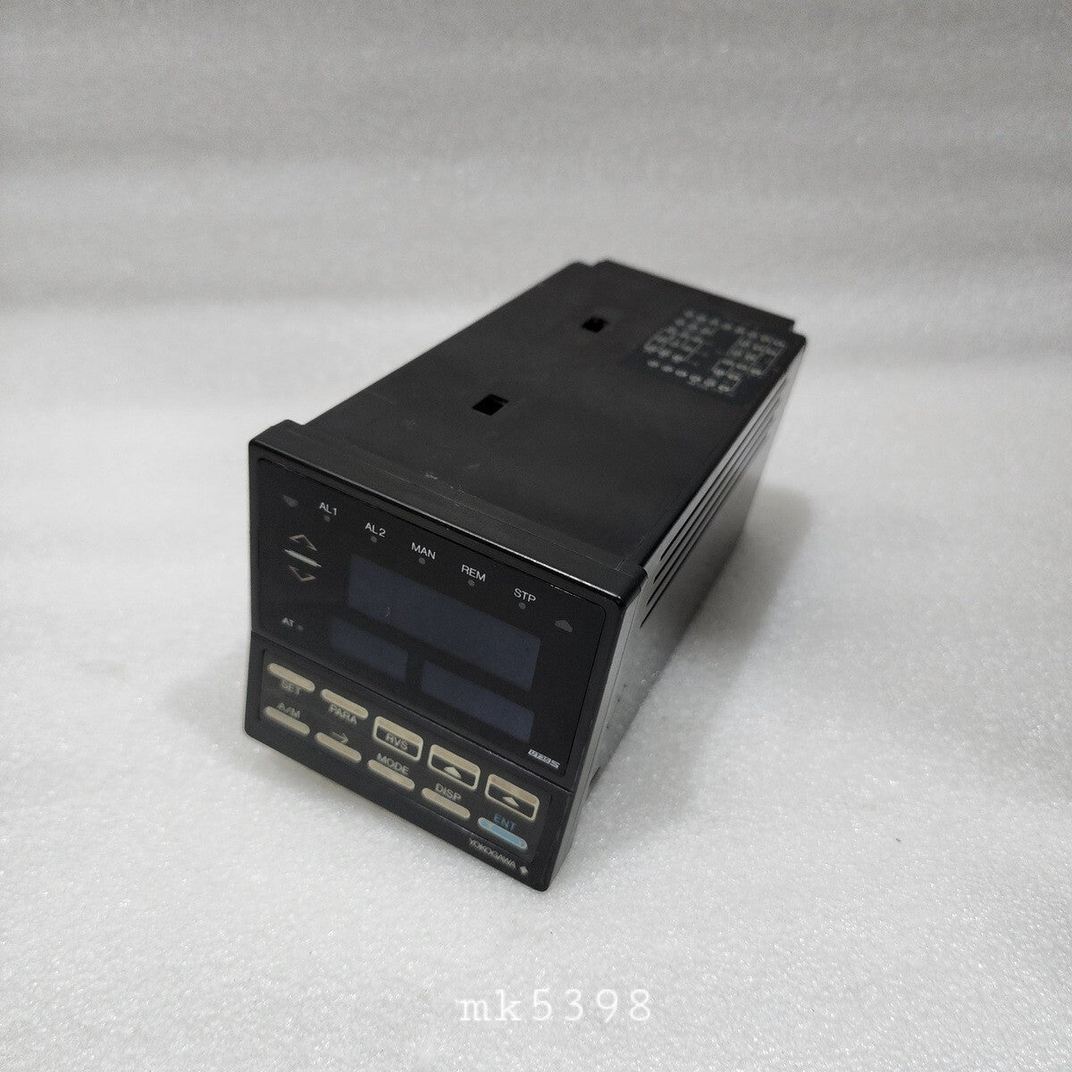 YOKOGAWA UT 35 TEMPERATURE CONTROLLER 90-250V