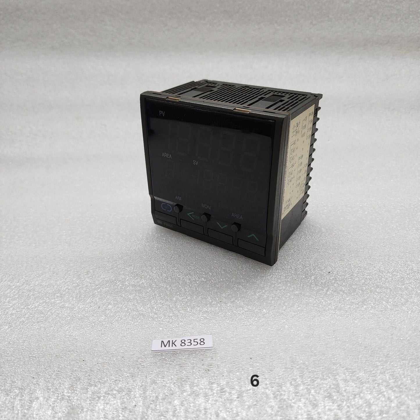 RKC INSTRUMENT FB900 TEMPERATURE CONTROLLER 13J21020 100-240V