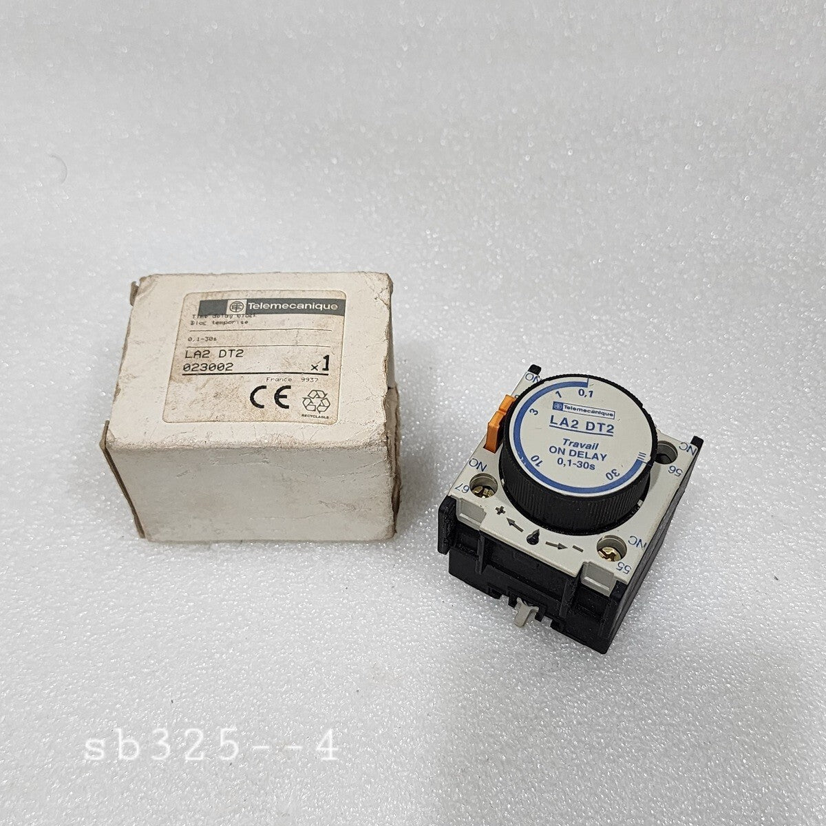 TELEMECANIQUE LA2 DT2 TRAVAIL ON DELAY TIMER 023002 0.1-30S
