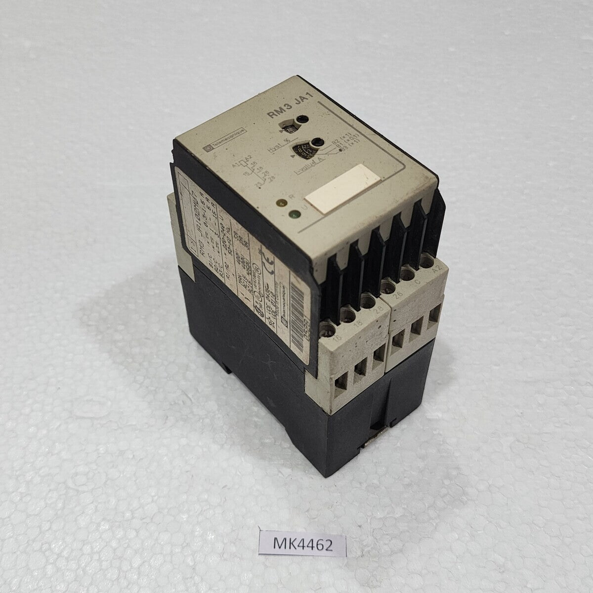 TELEMECANIQUE RM3 JA102MU7 RELAY 05281 220-240V