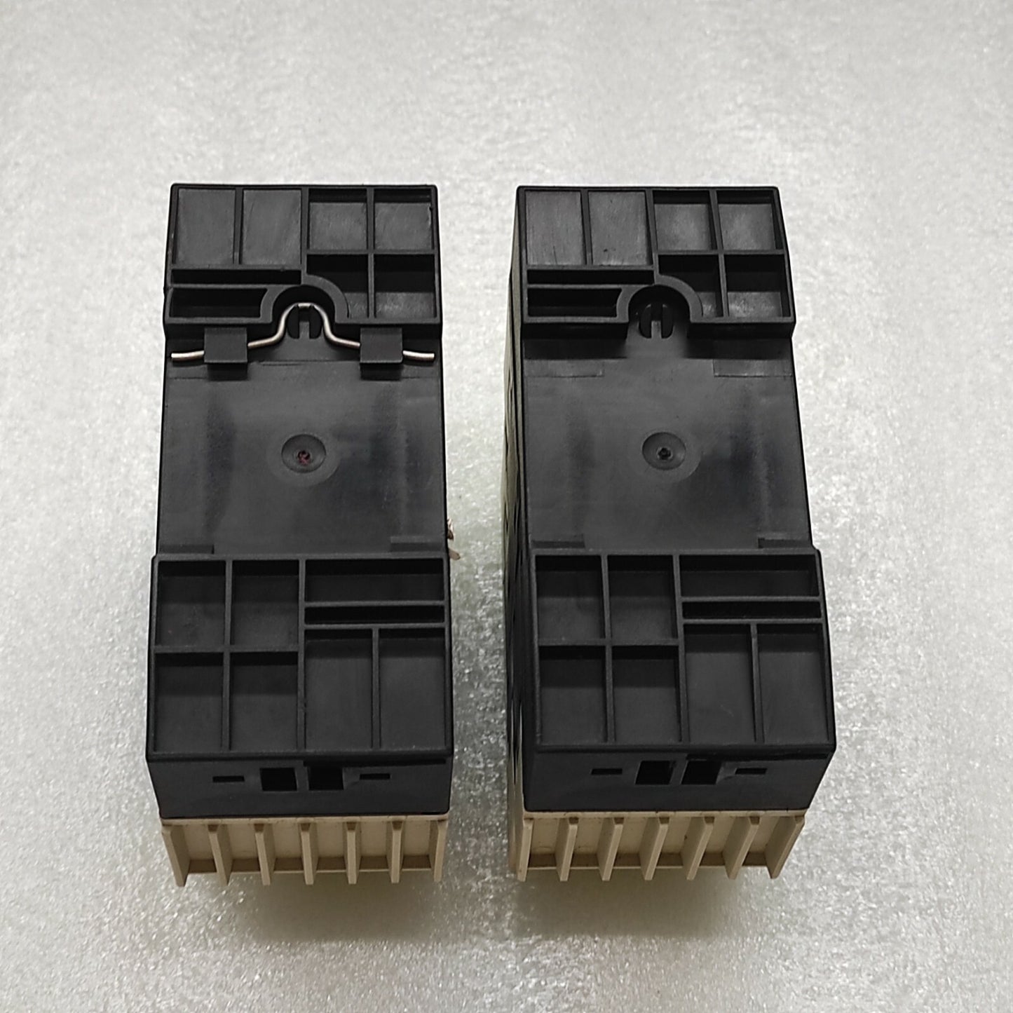 SIEMENS 3RS1040-1GD50 TEMPERATURE MONITORING RELAY