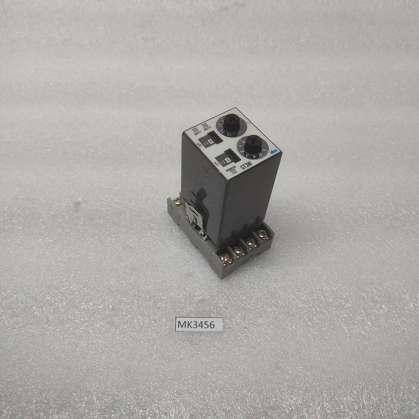 IDEC GT3W-A61AD24 TIME DELAY RELAY 24VAC/DC