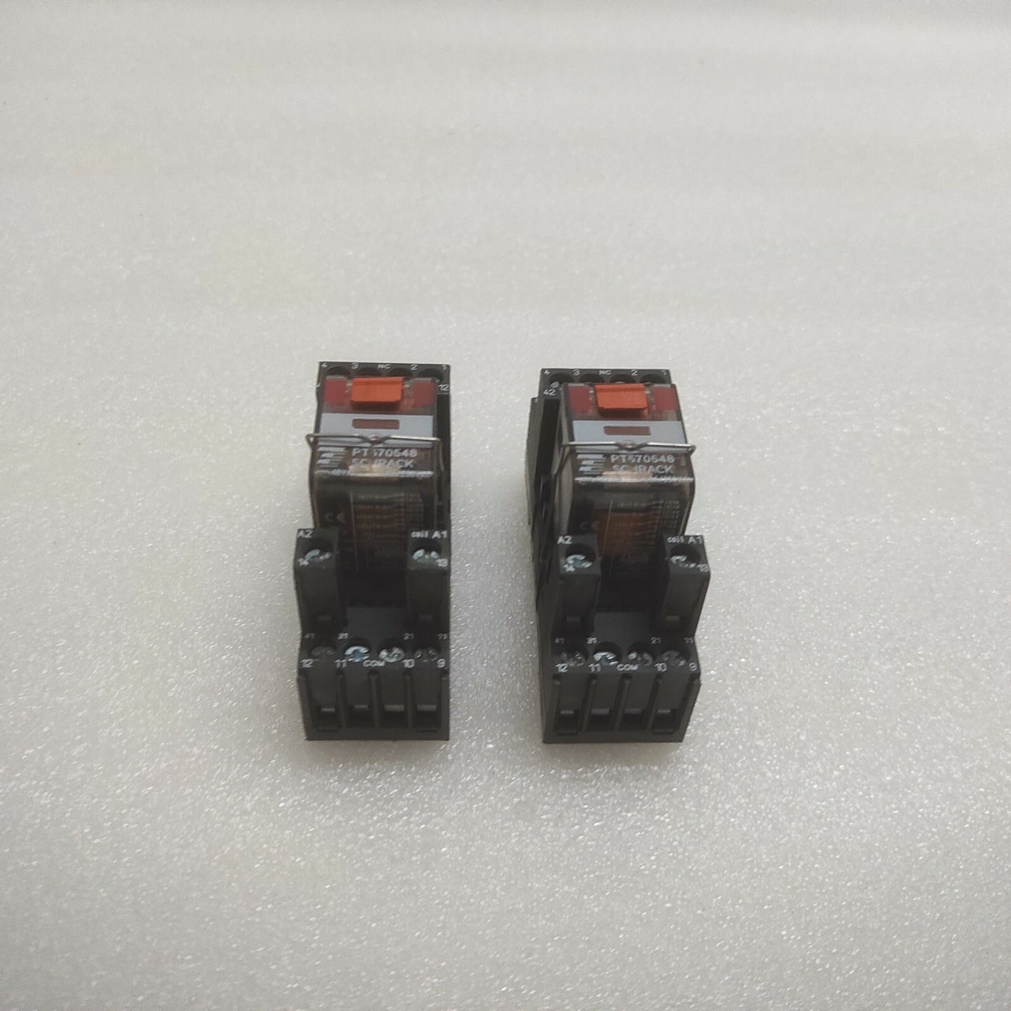SCHRACK PT78740 PT570548 RELAY WITH SOCKET