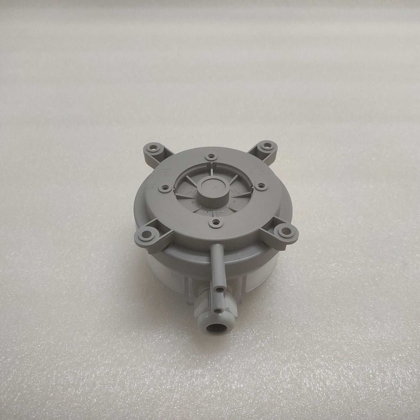 SAUTER 984M.543114B4 DIFFERENTIAL PRESSURE TRANSMITTER 18-30VAC/DC