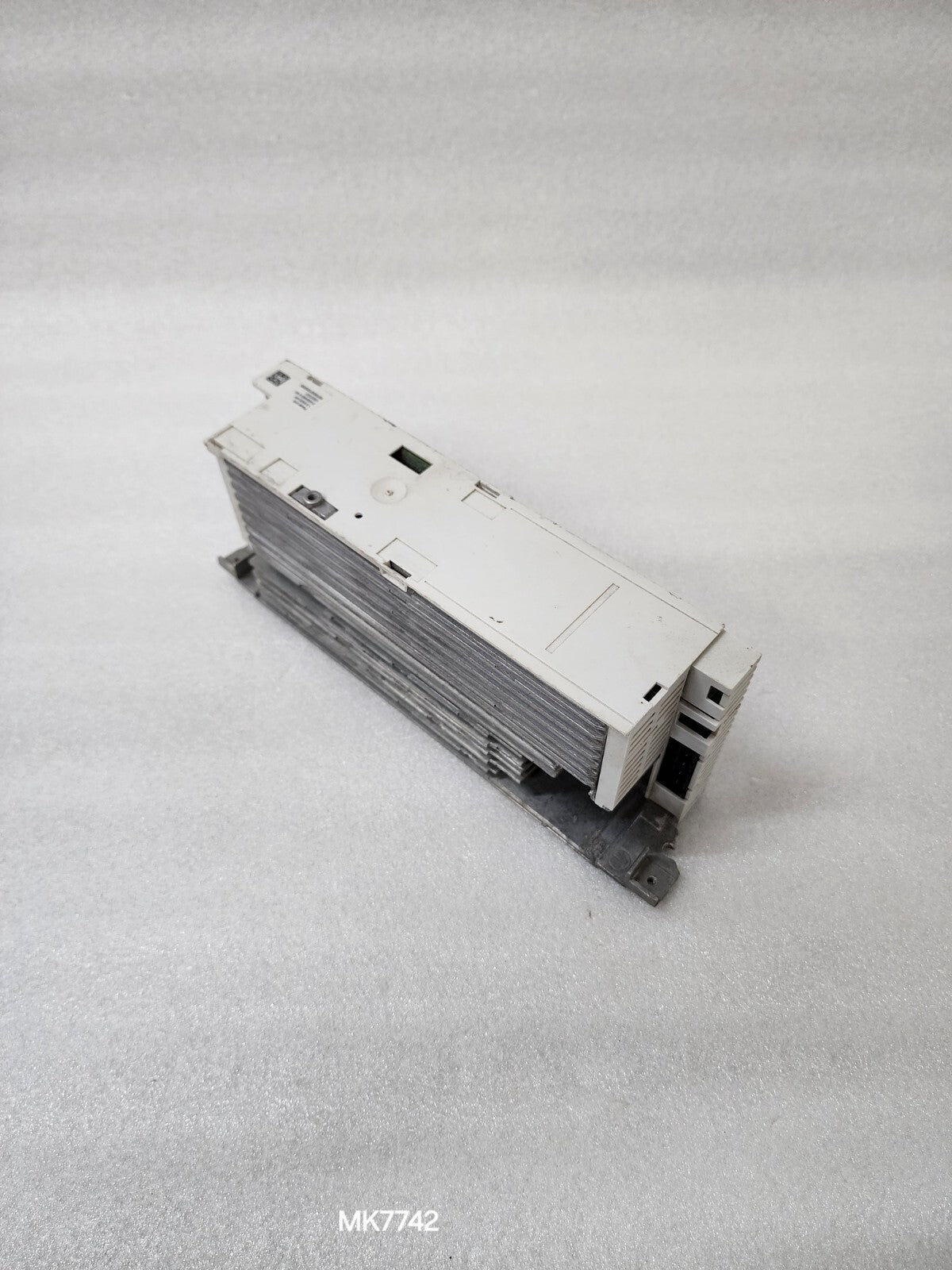LENZE I51AE215F10V10000S INVERTER DRIVE 1.5KW/2HP 0-400/480V 3.9/3.5A