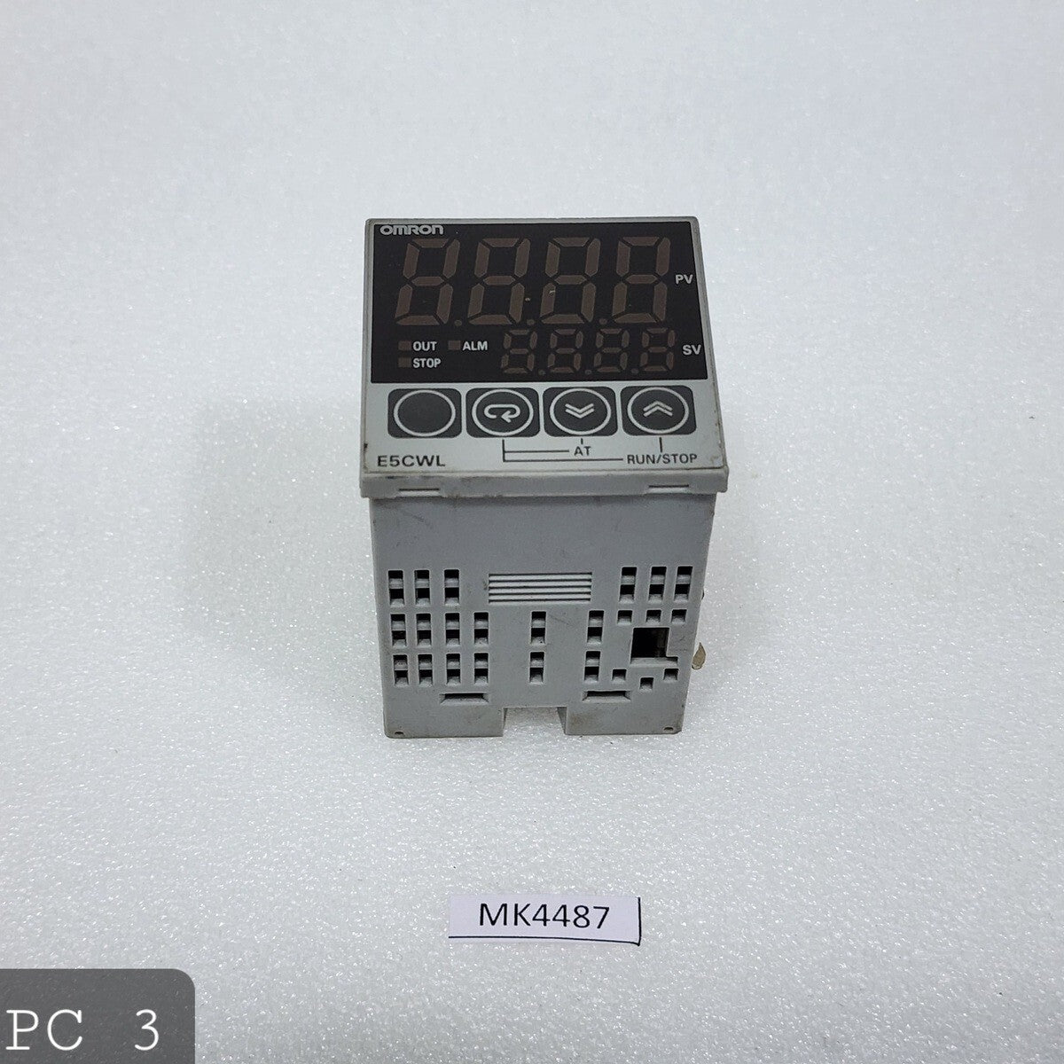 OMRON E5CWL-Q1TC TEMPERATURE CONTROLLER 100-240V LOT OF 3 UNIT
